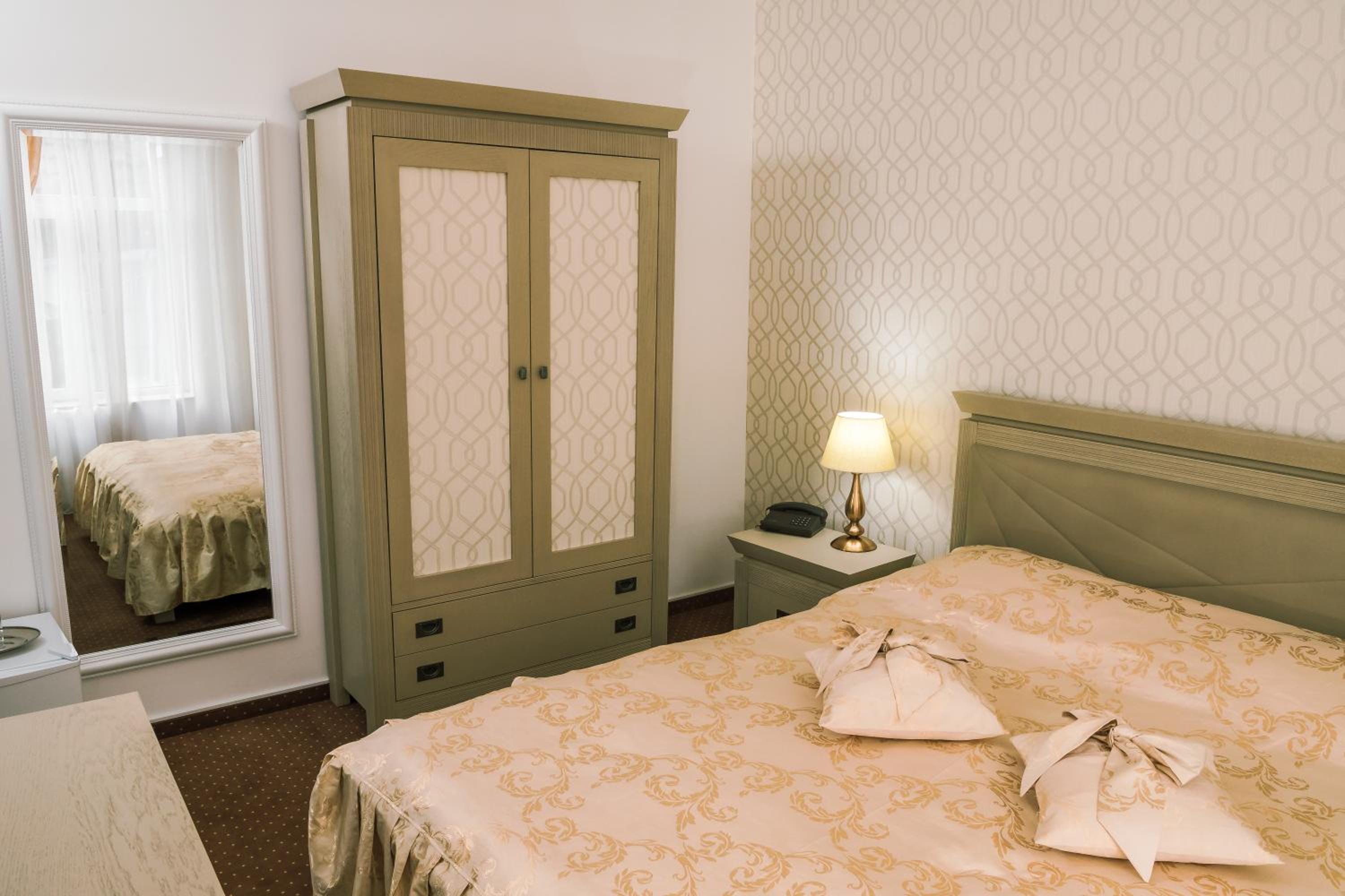 Double Room - Photo 4