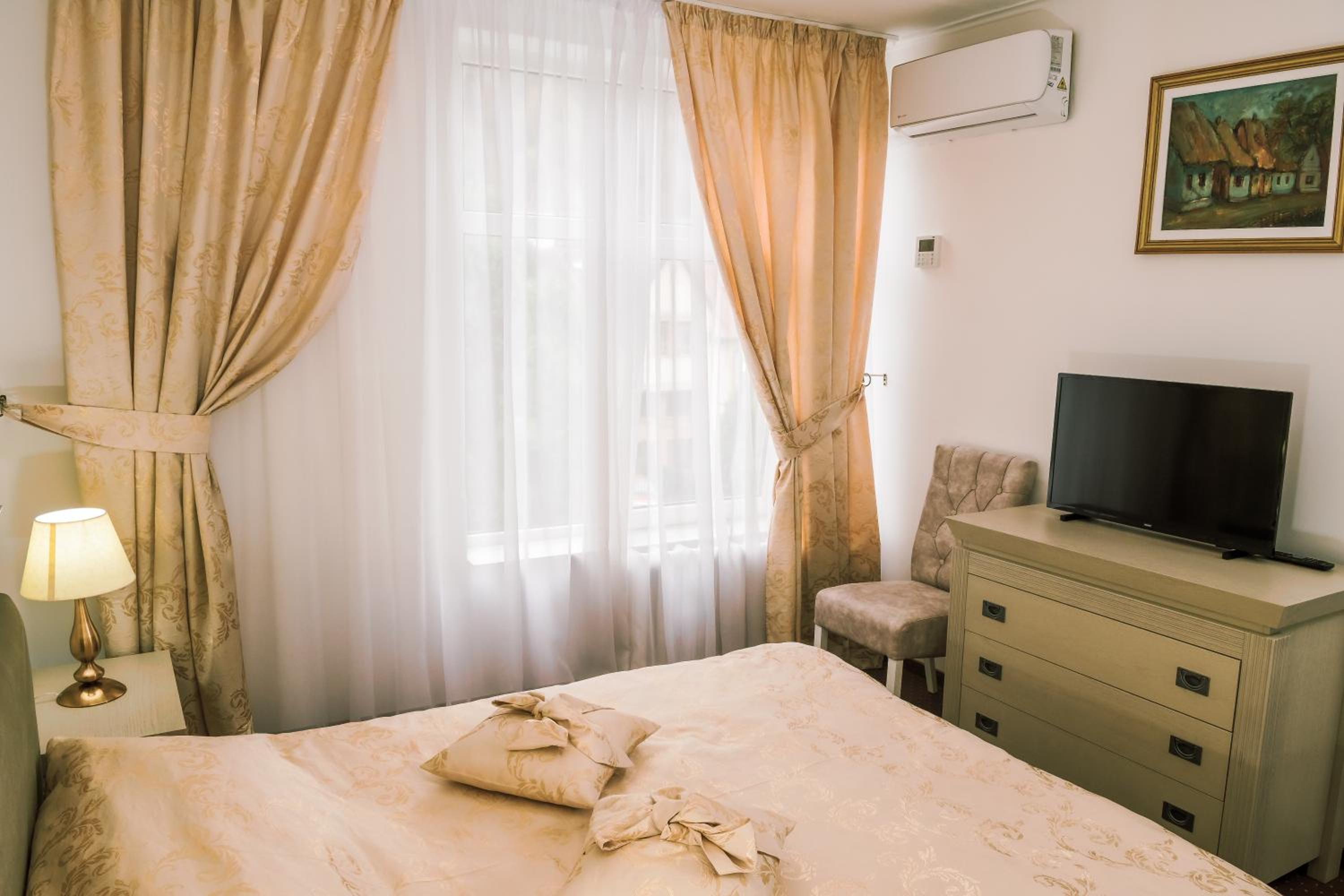 Double Room - Photo 3