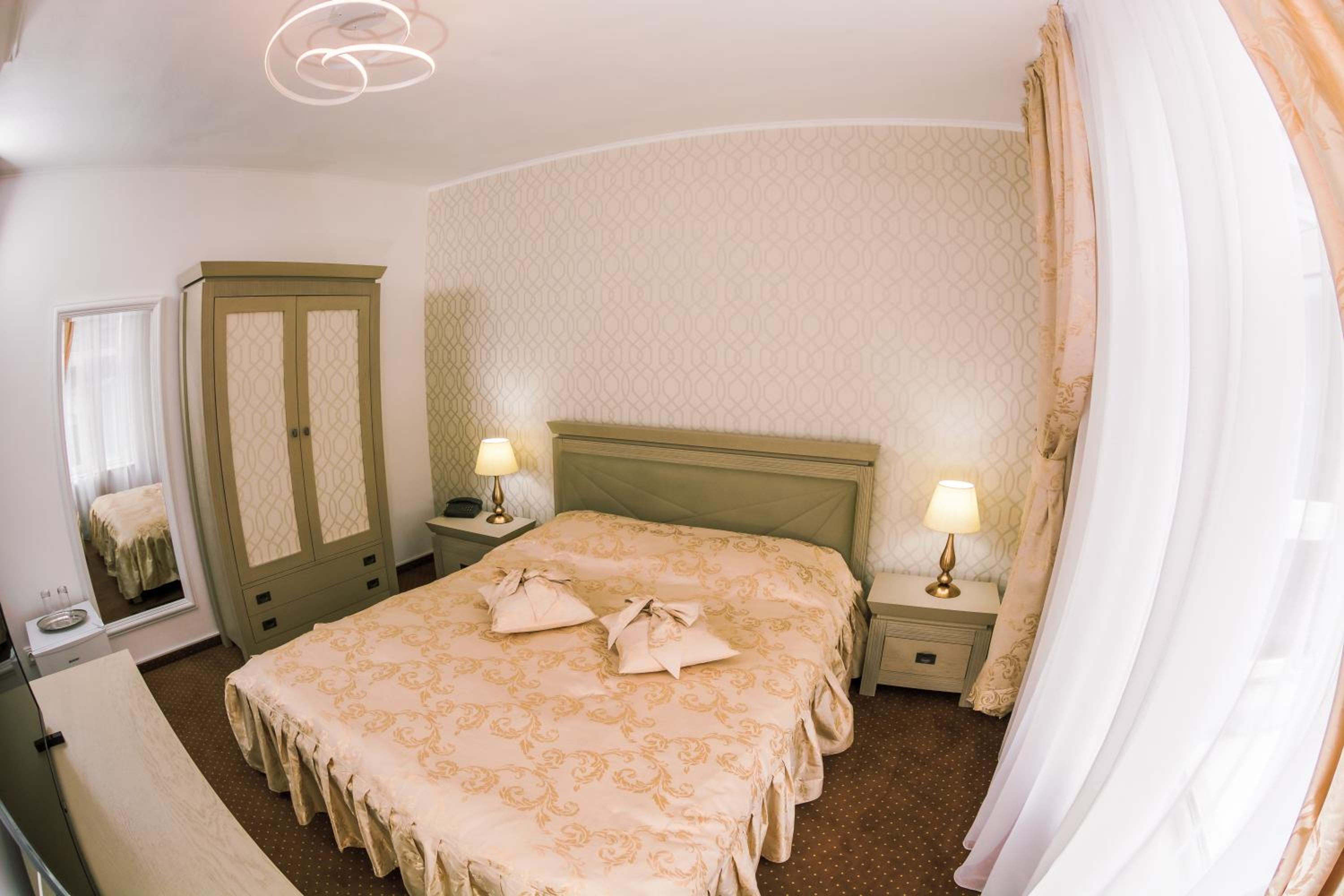 Double Room - Photo 2