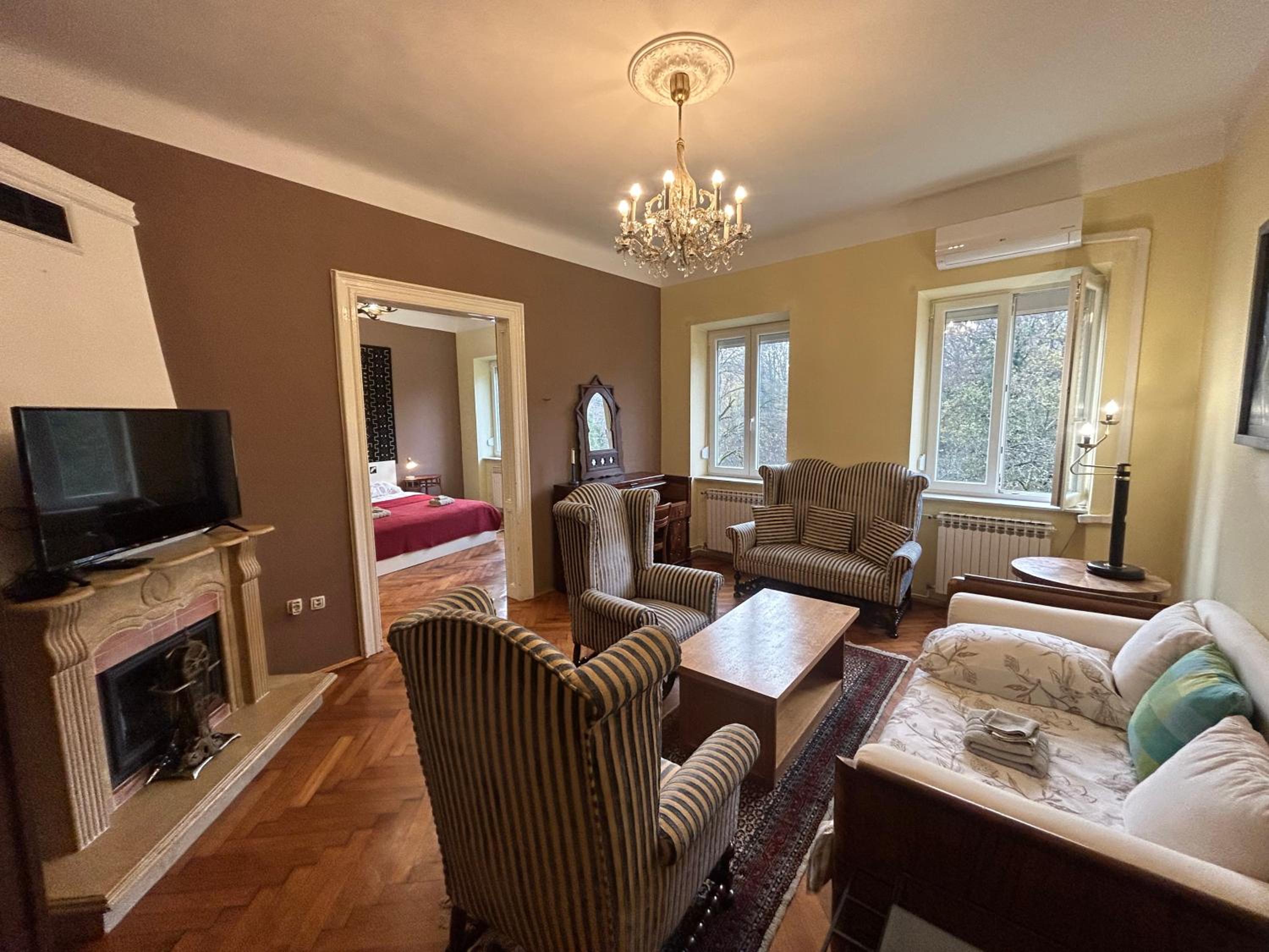 One-Bedroom Apartment