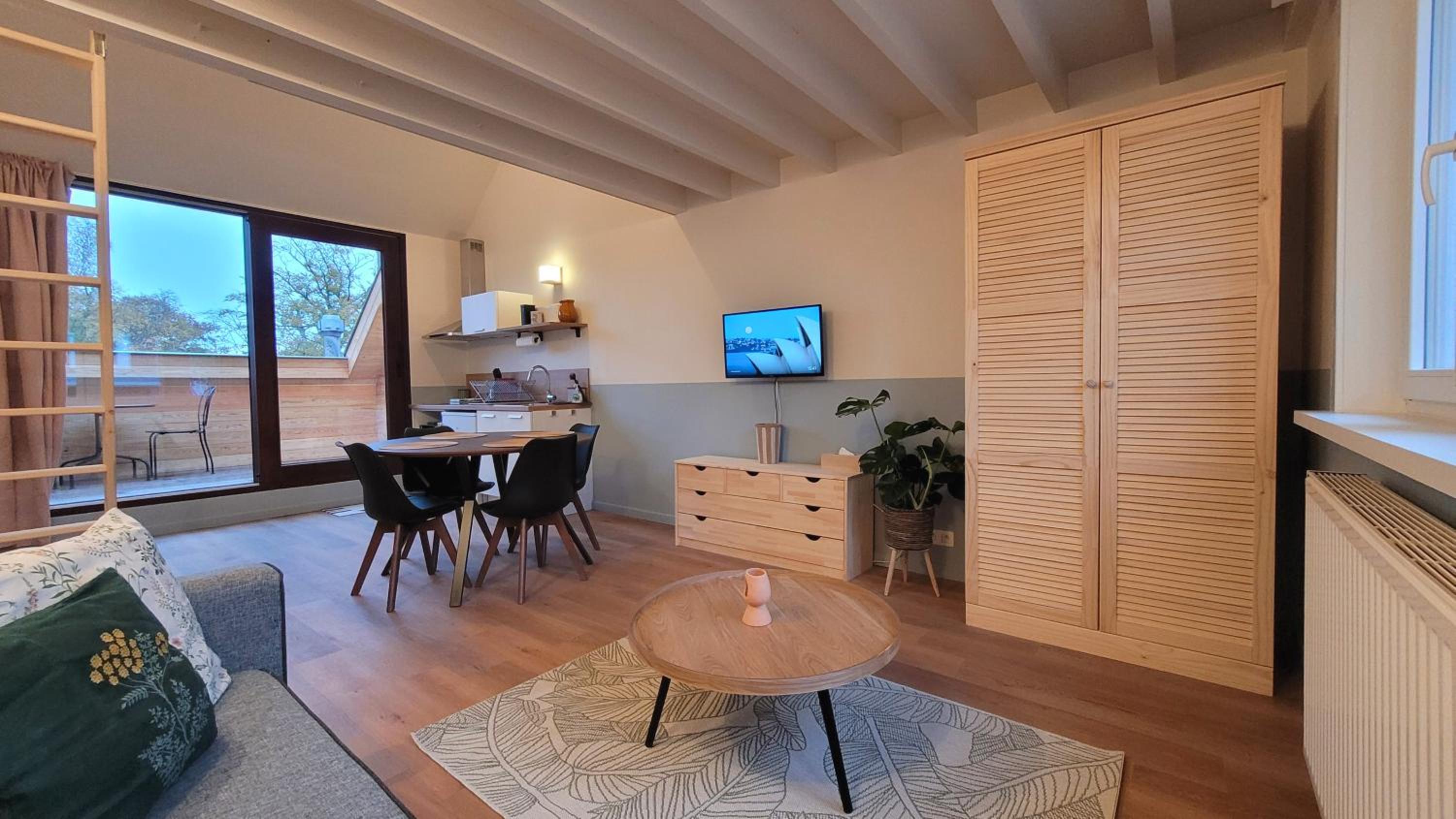 Apartment - Split Level photo 1