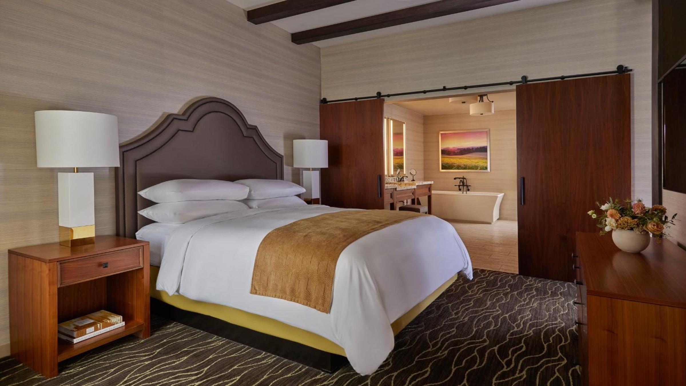 Lavender Suite photo 2
