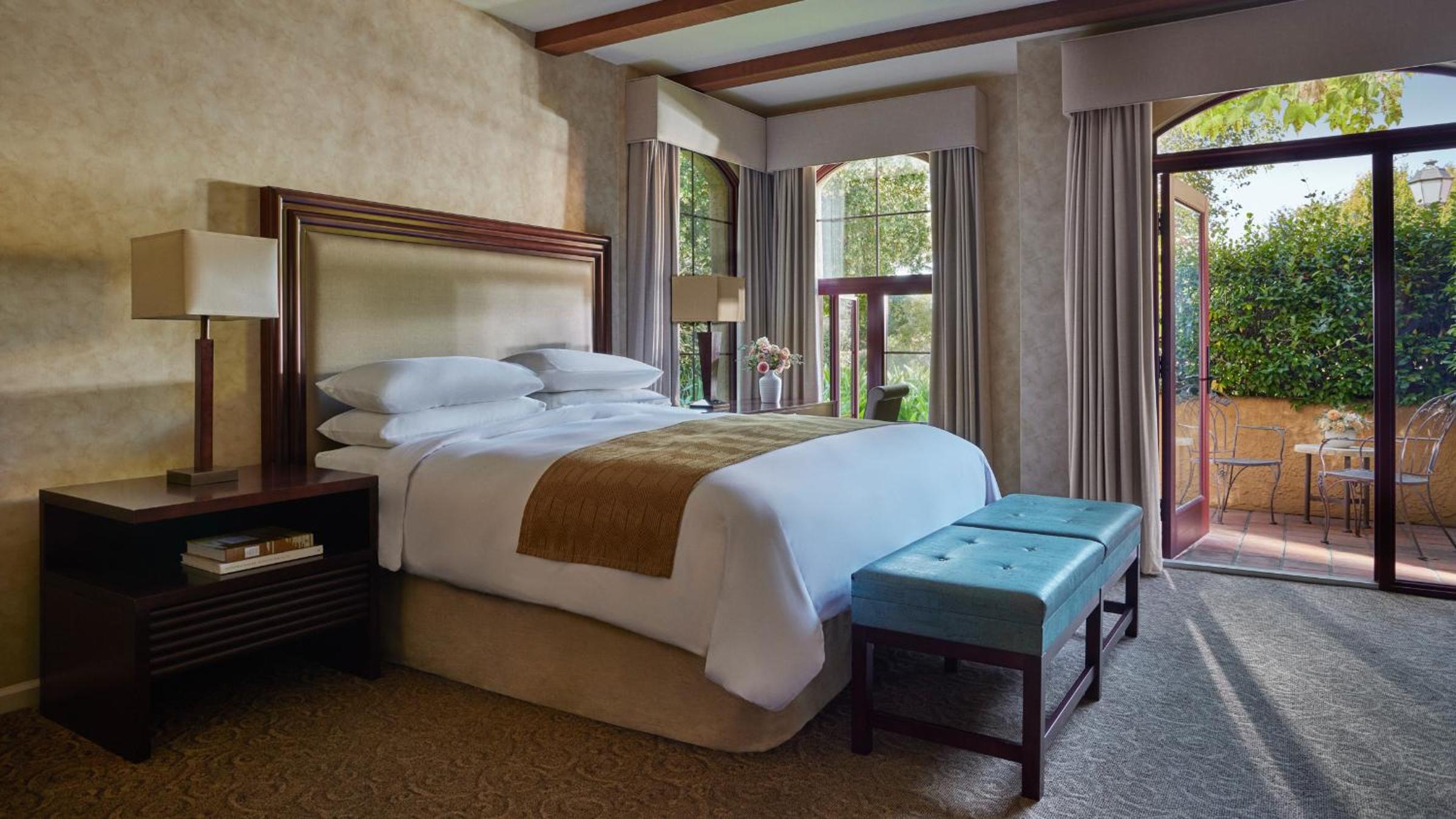 Courtyard King Room