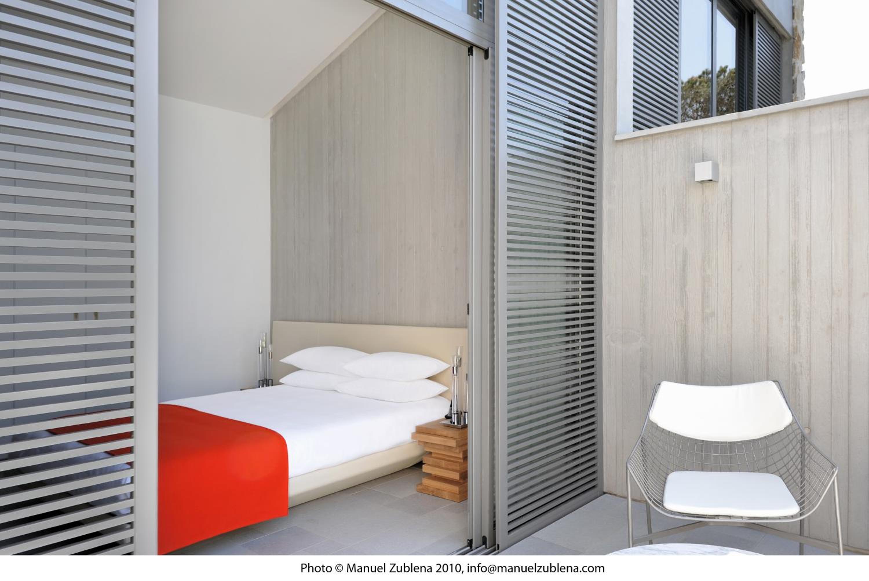 Double Room Double Room