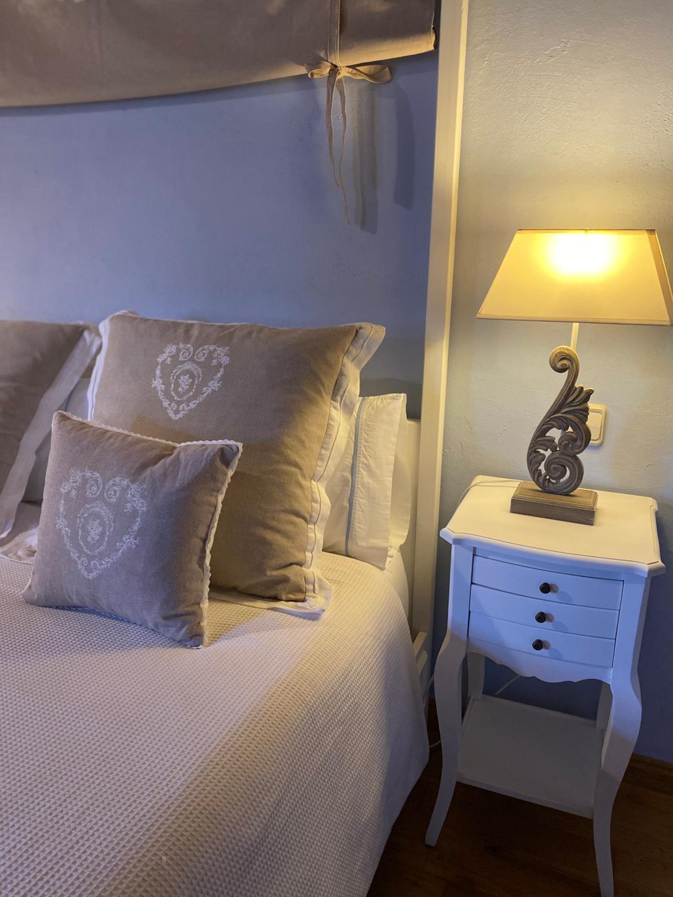 Double Room with Spa Bath and Mountain View photo 2