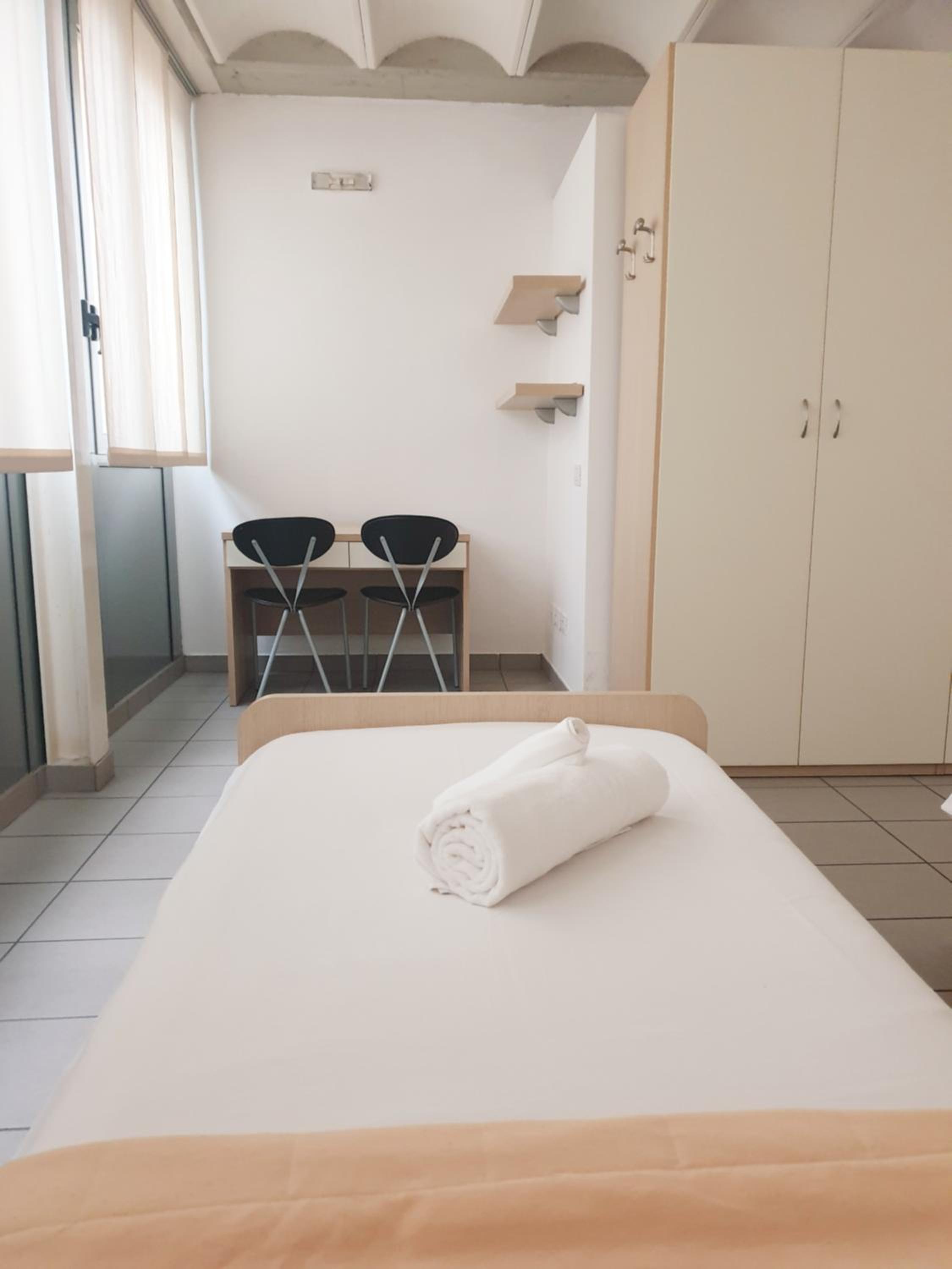 One-Bedroom Apartment - Photo 4