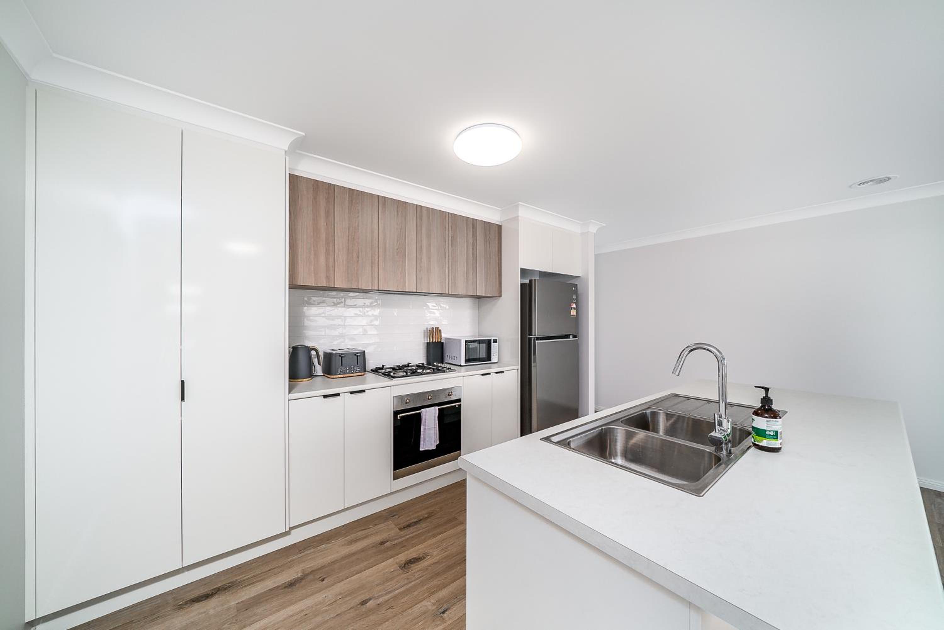 Three-Bedroom House photo 2