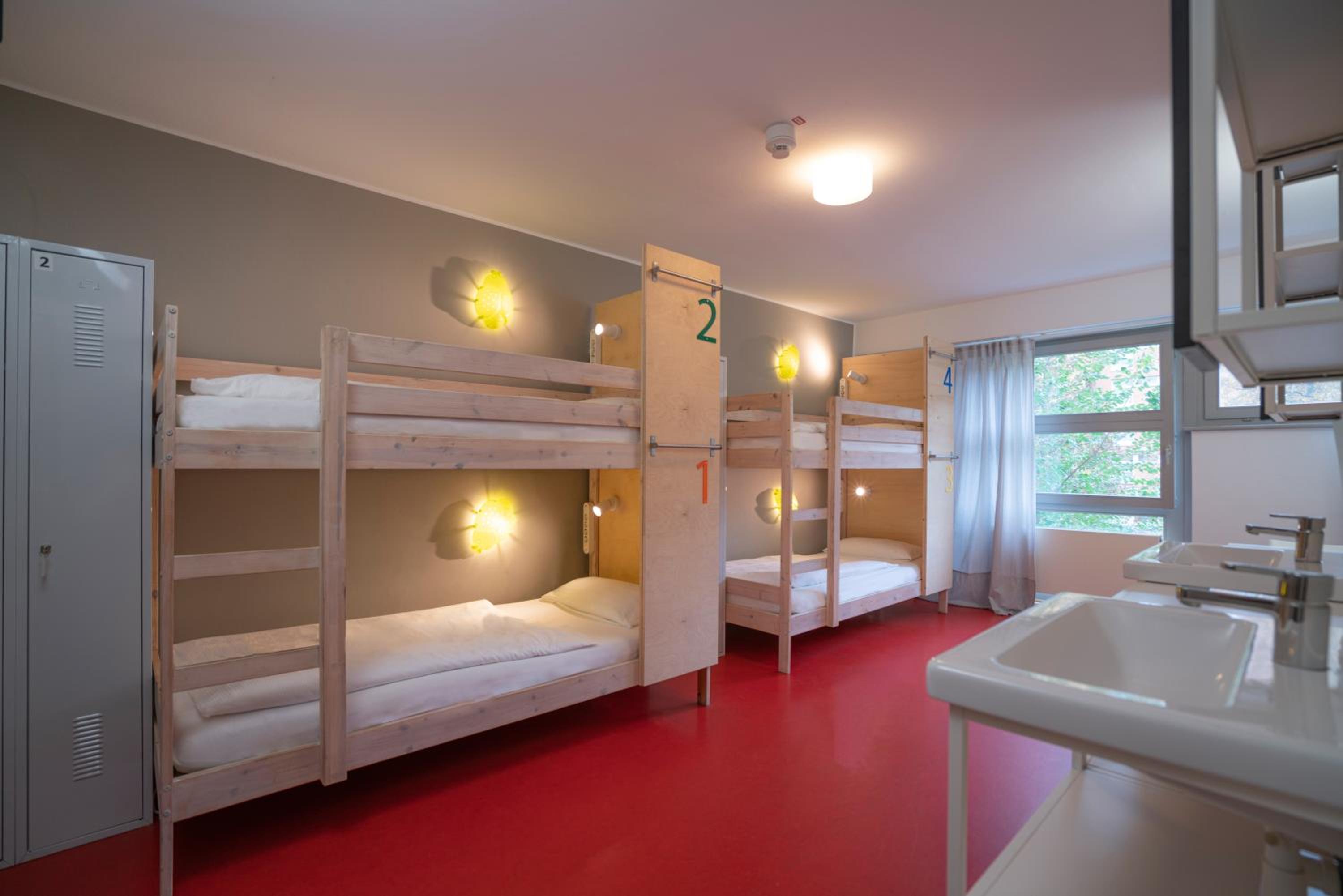 Bed in 4-Bed Female Dormitory Room photo 2