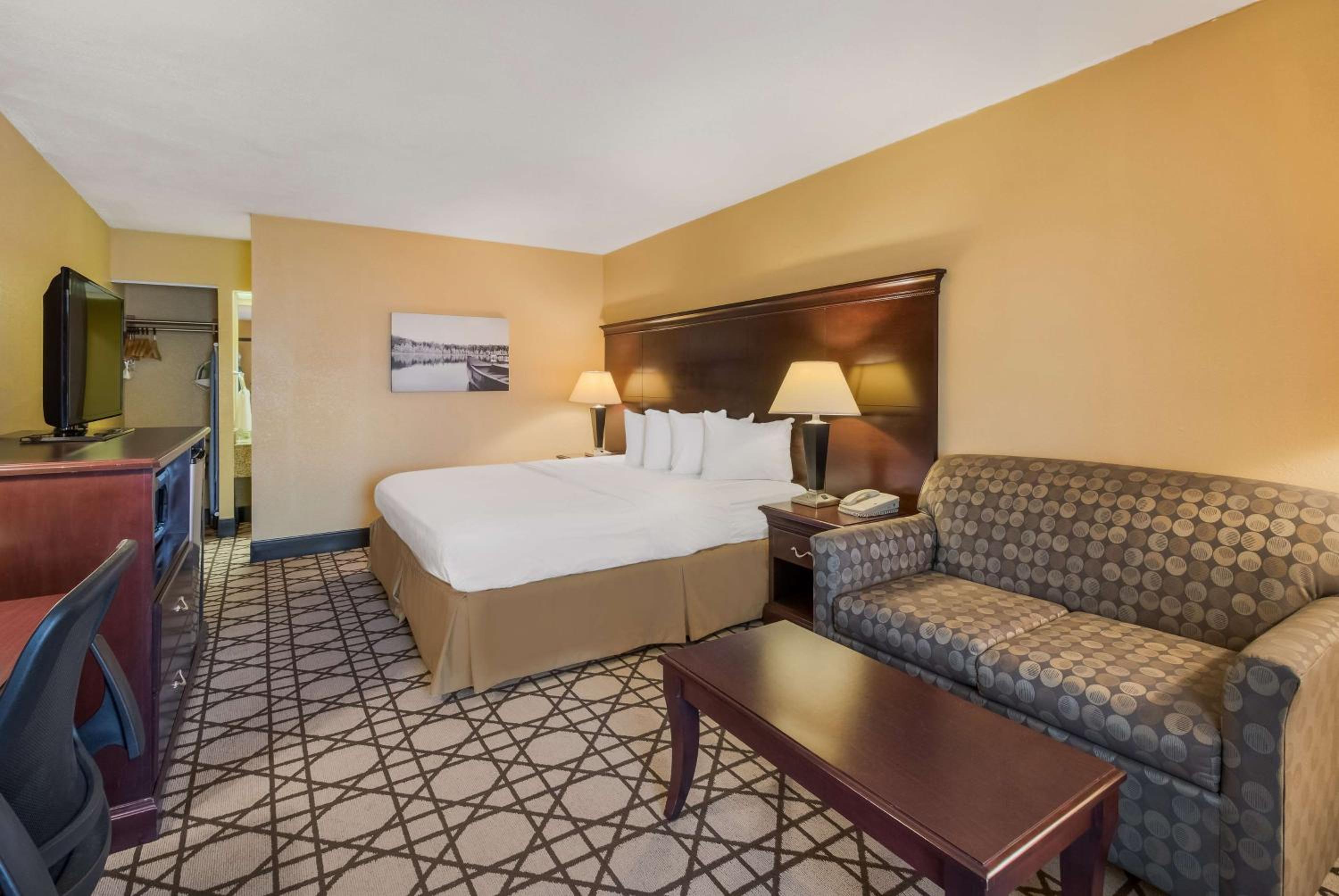 King Room - Non-Smoking - Photo 2