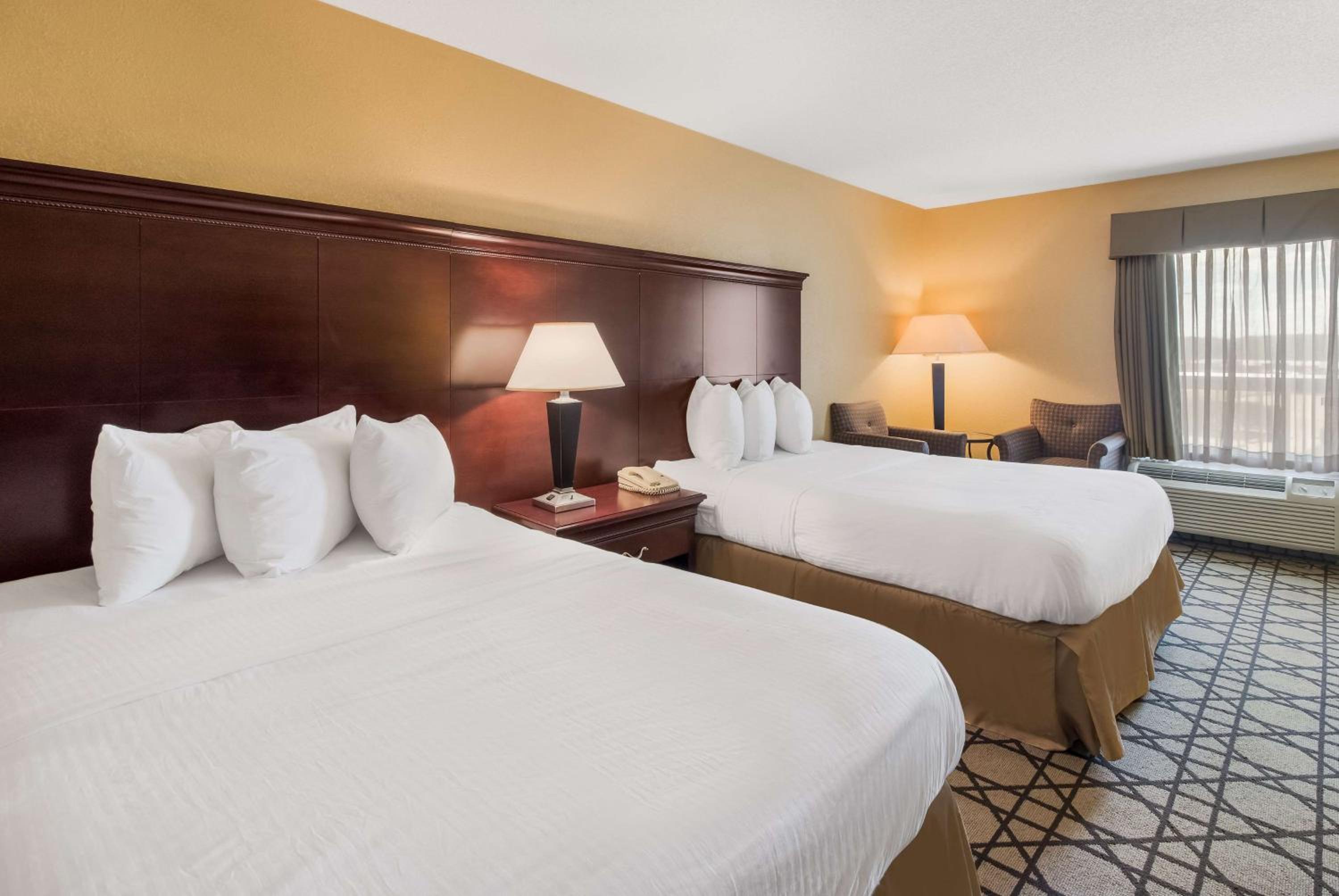 Double Room with Two Double Beds - Photo 1
