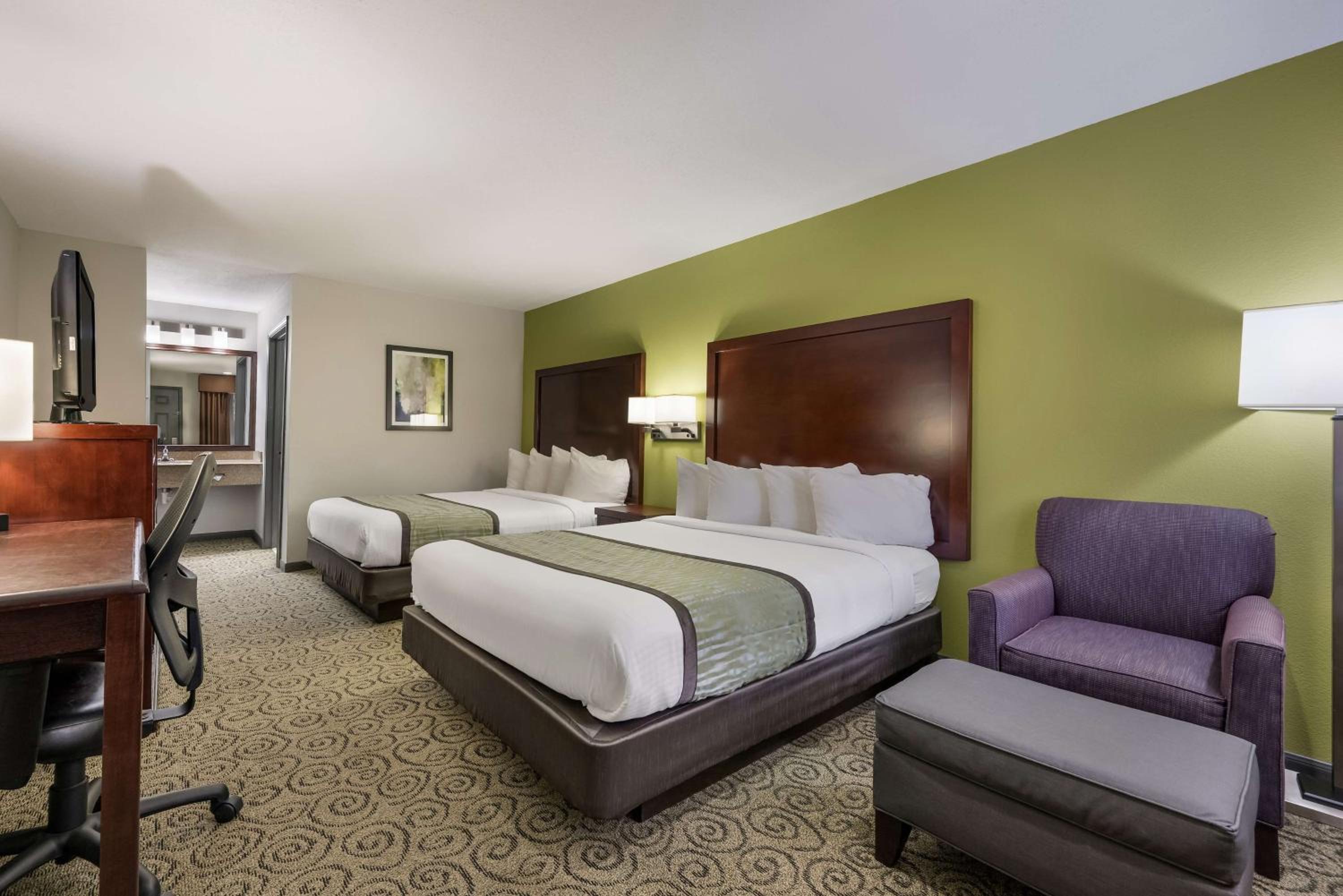 Queen Room with Two Queen Beds - Mobility Accessible/Non-Smoking