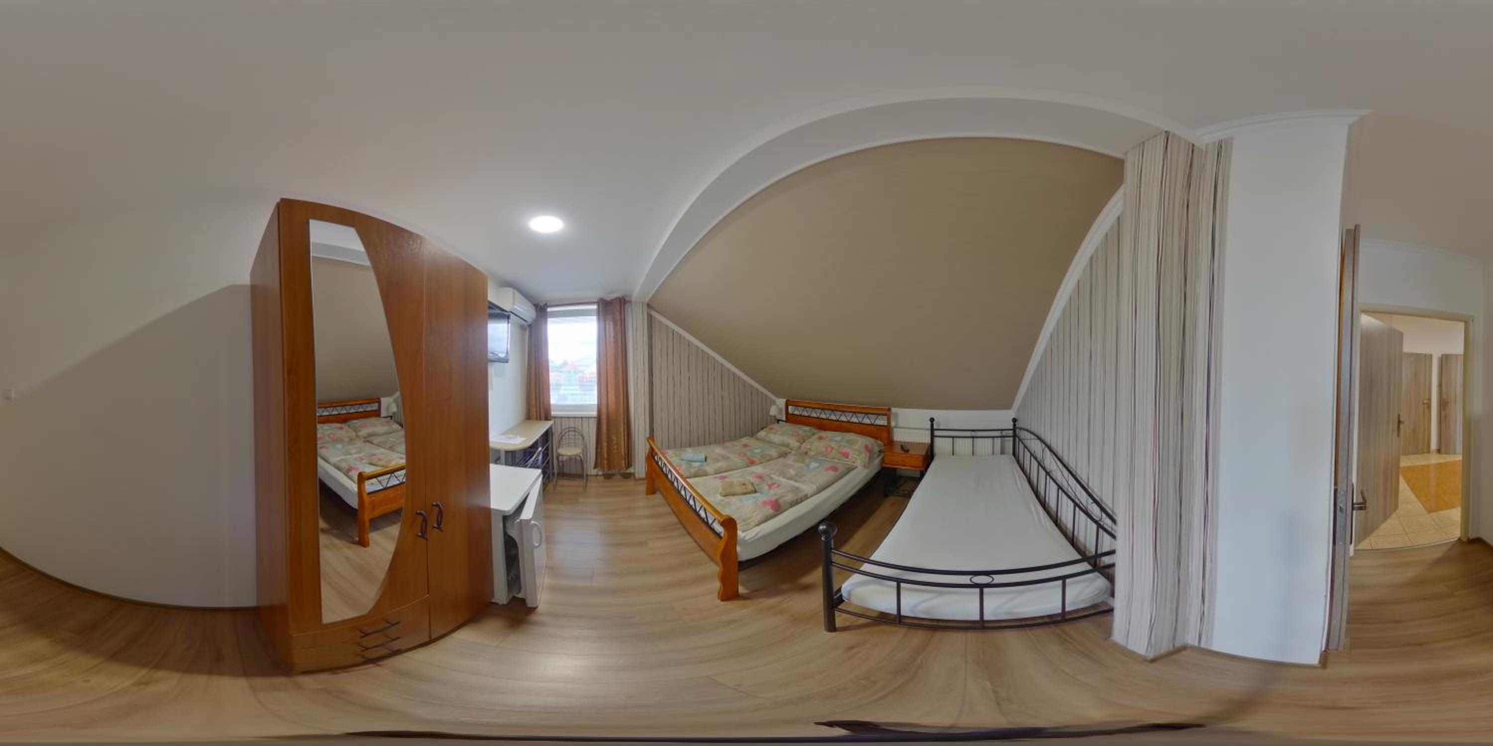 Triple Room with Air Conditioning photo 1