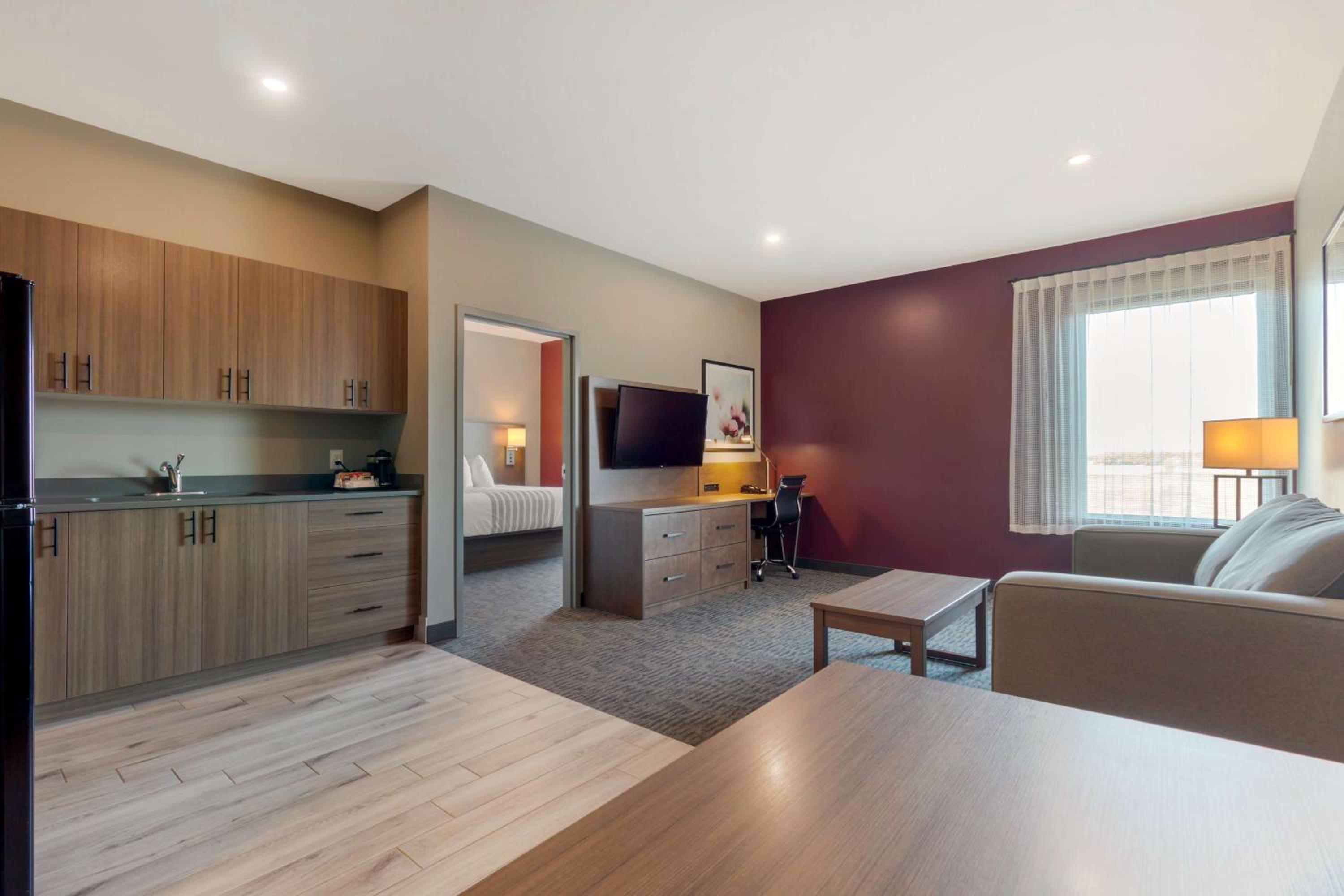 One-Bedroom King Suite with Sofa Bed and Kitchenette - Non-Smoking - Photo 1