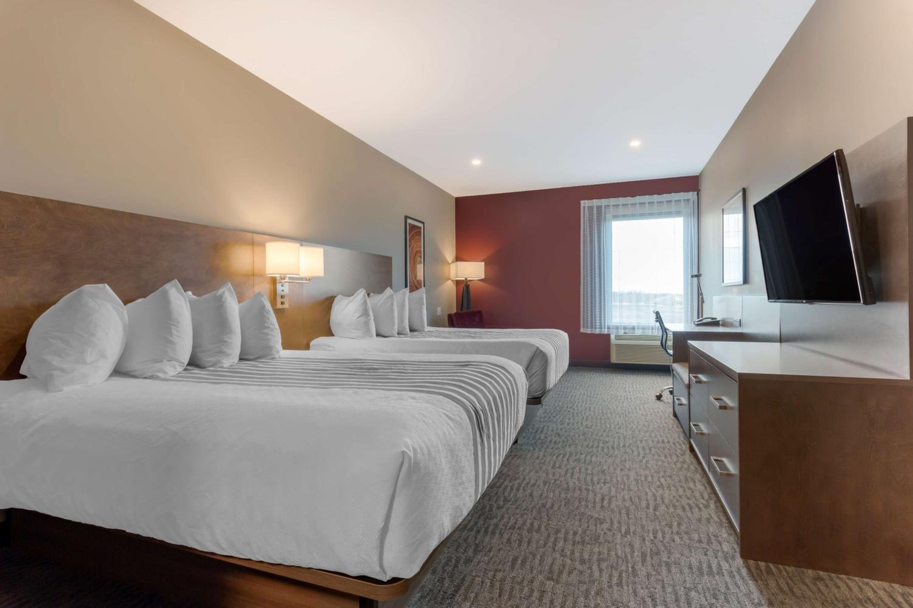 Queen Room with Two Queen Beds - Non-Smoking photo 1