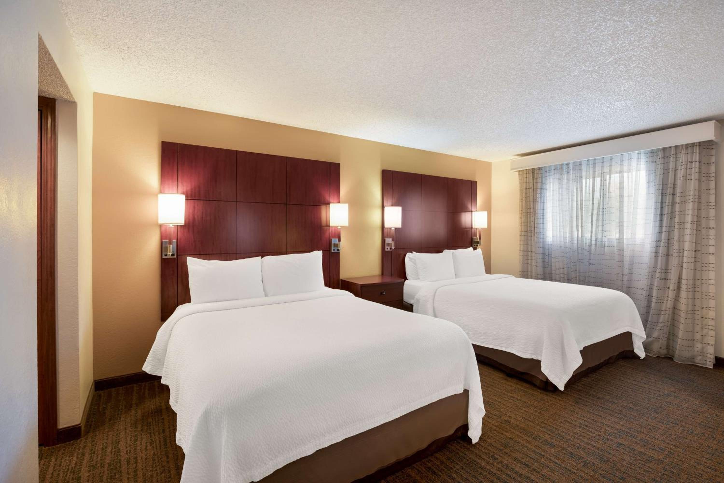 Studio Suite with Two Queen Beds - Photo 2
