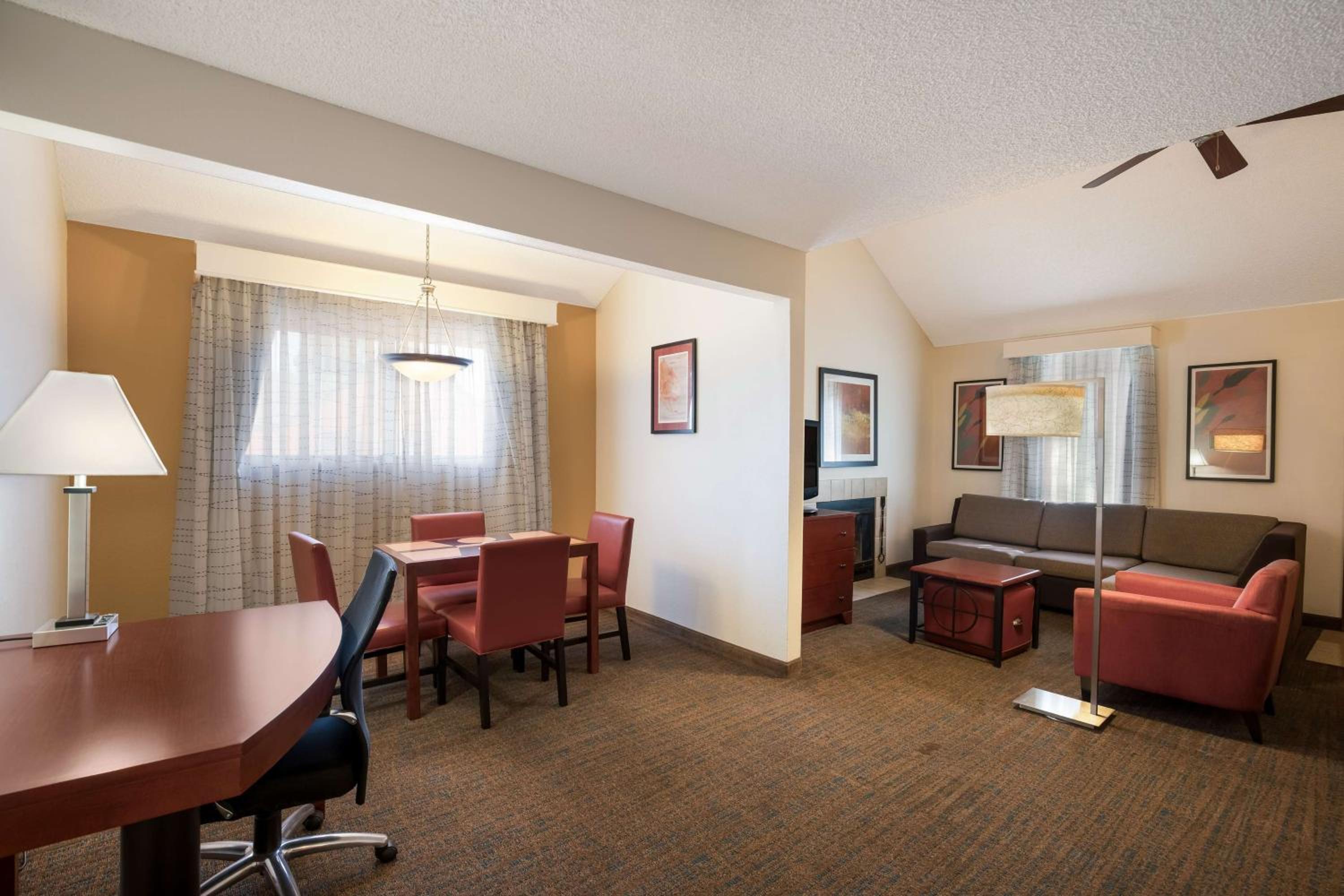 Suite with Two Queen Beds and Sofa Bed  - Photo 4