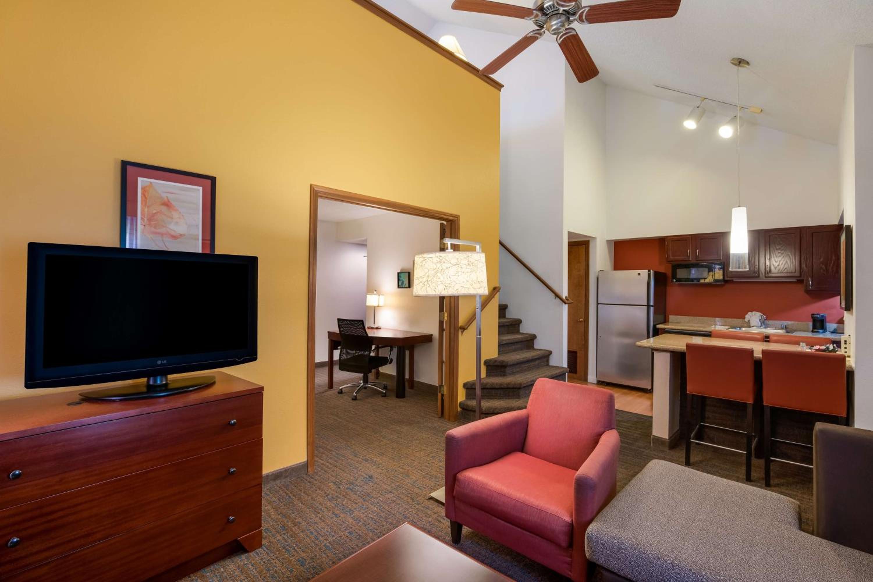 Suite with Two Queen Beds and Sofa Bed  - Photo 1