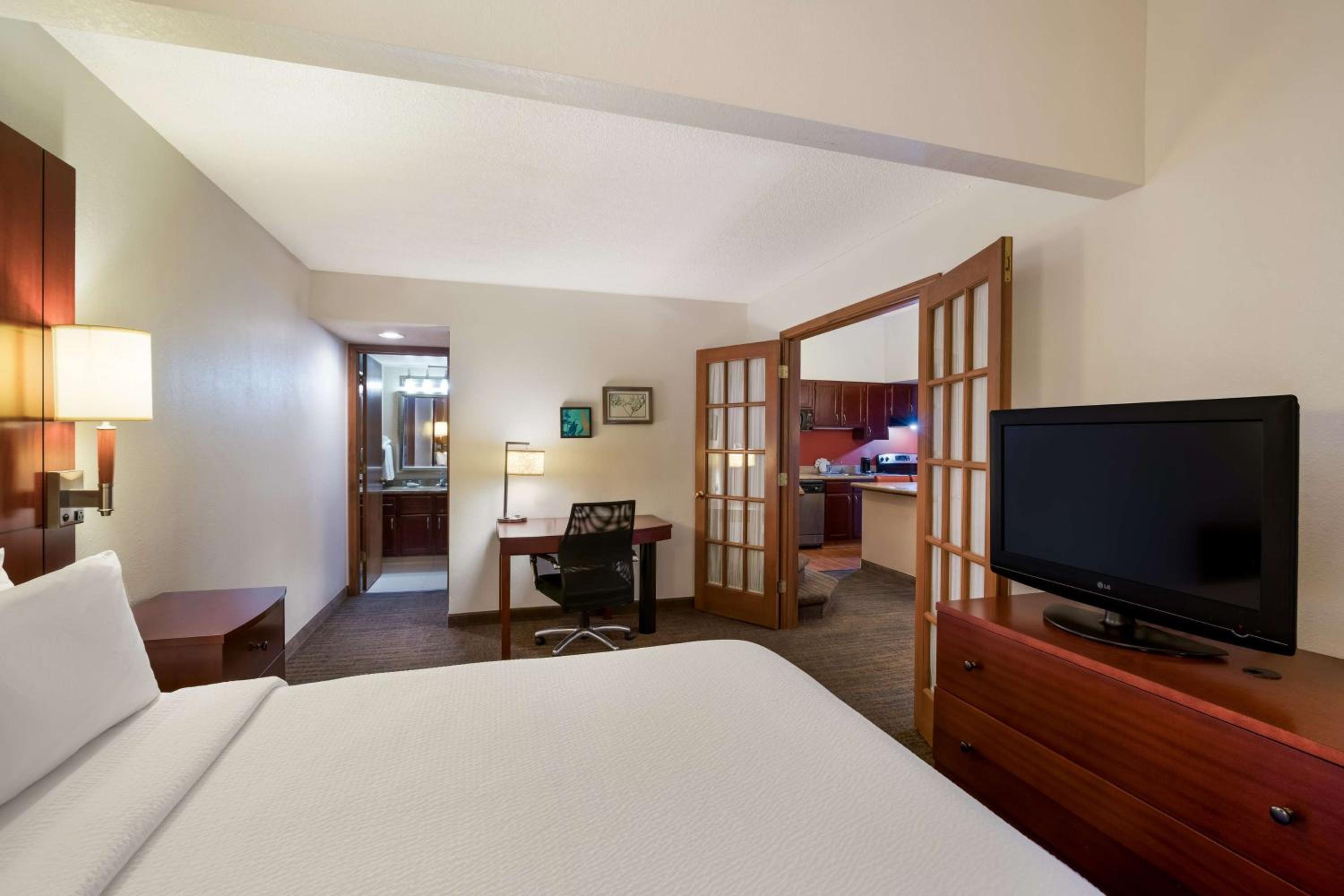 Suite with Two Queen Beds and Sofa Bed  - Photo 3