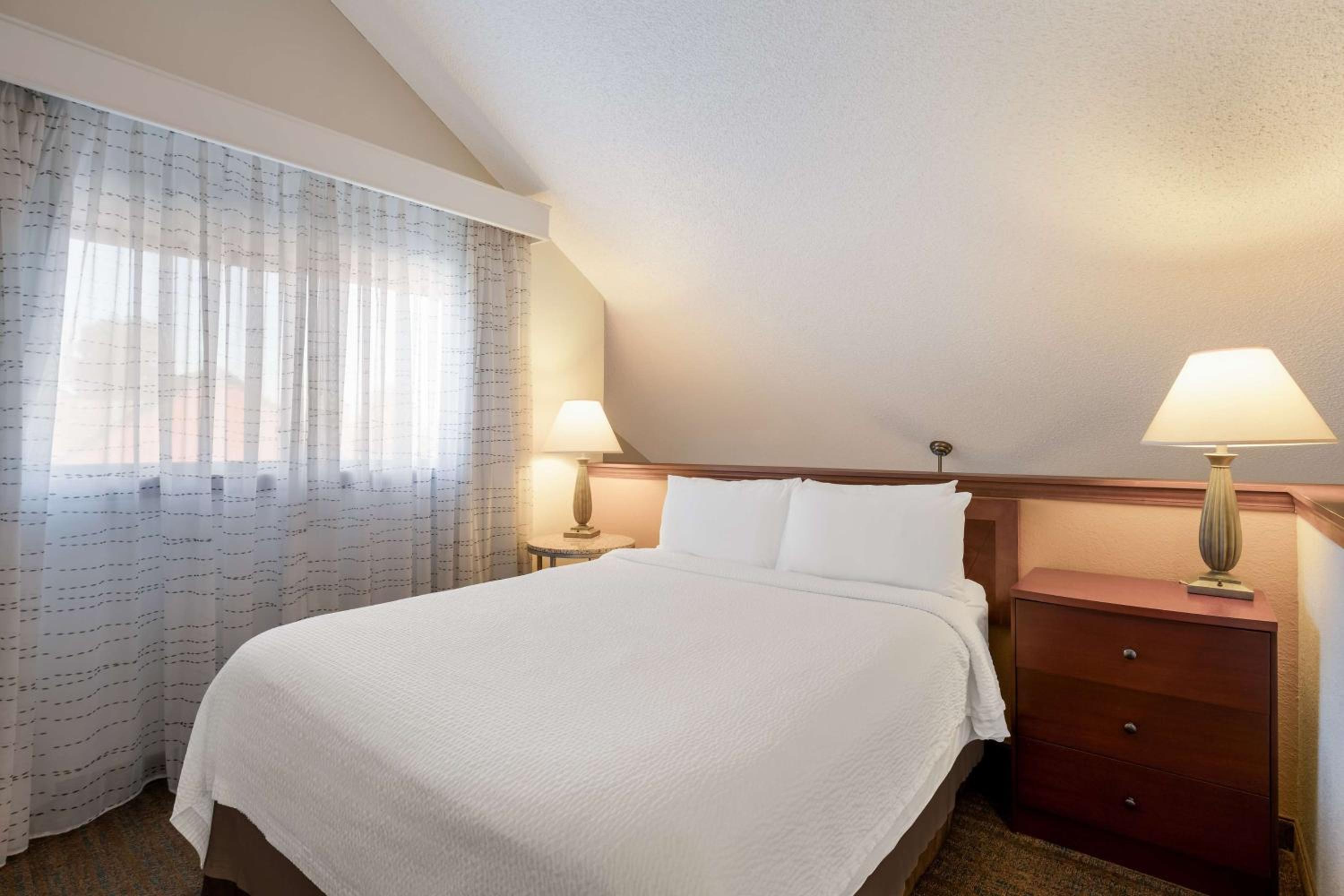 Suite with Two Queen Beds and Sofa Bed  - Photo 13