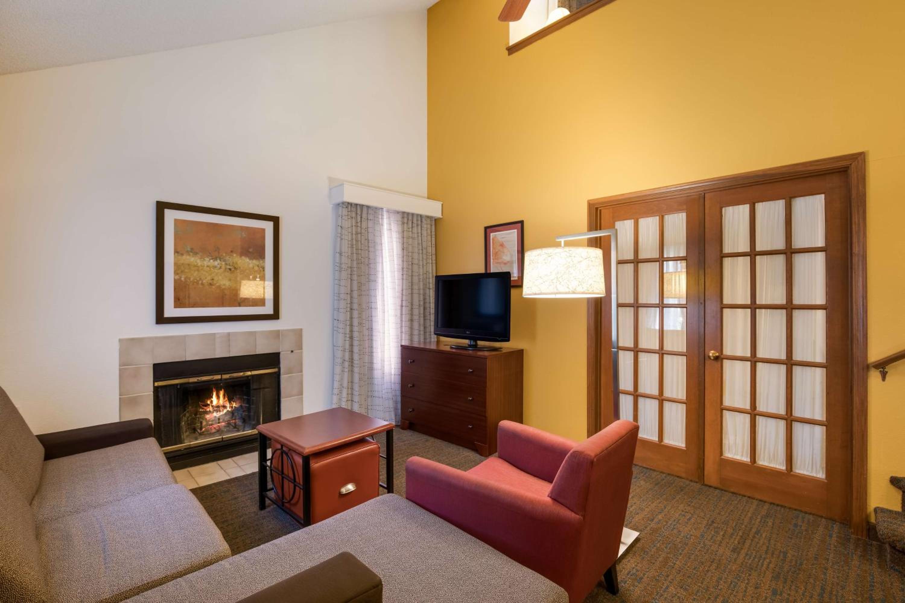 Suite with Two Queen Beds and Sofa Bed  - Photo 9