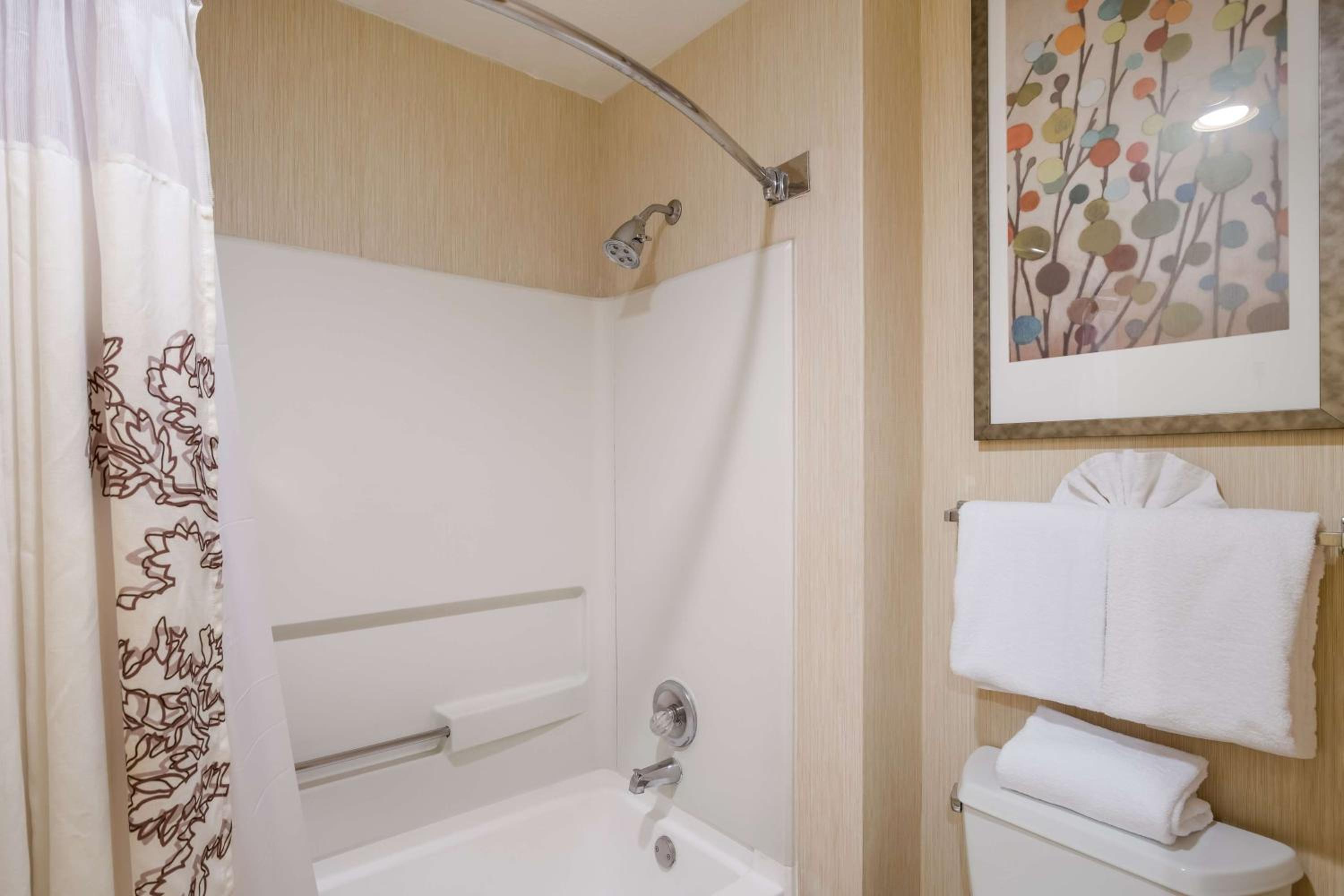 Studio Suite with Two Queen Beds - Photo 5