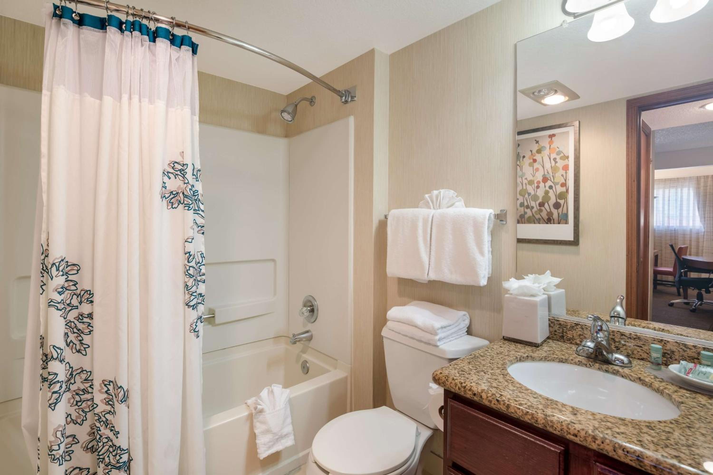 Suite with Two Queen Beds and Sofa Bed  - Photo 10