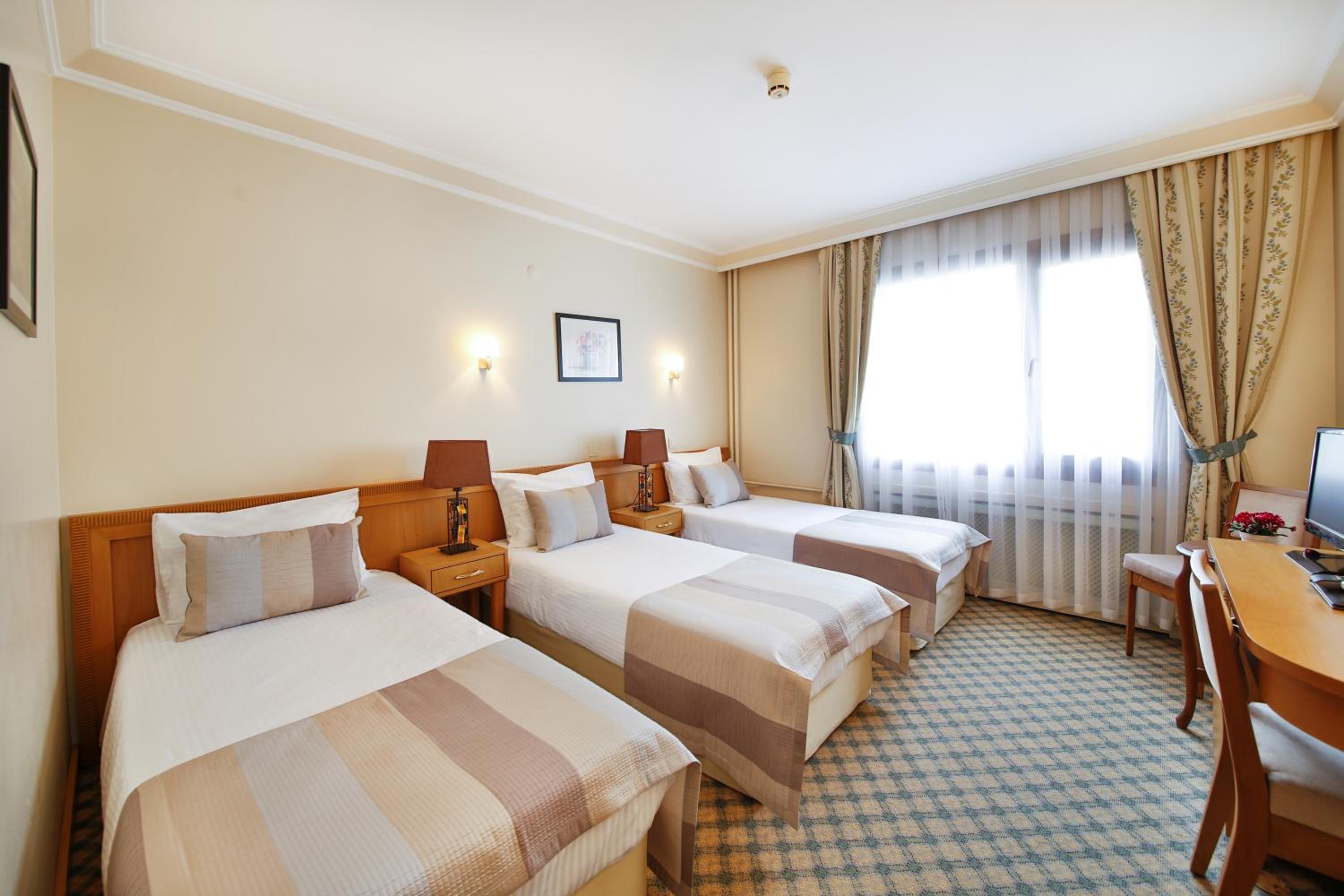 Standard Triple Room photo 2