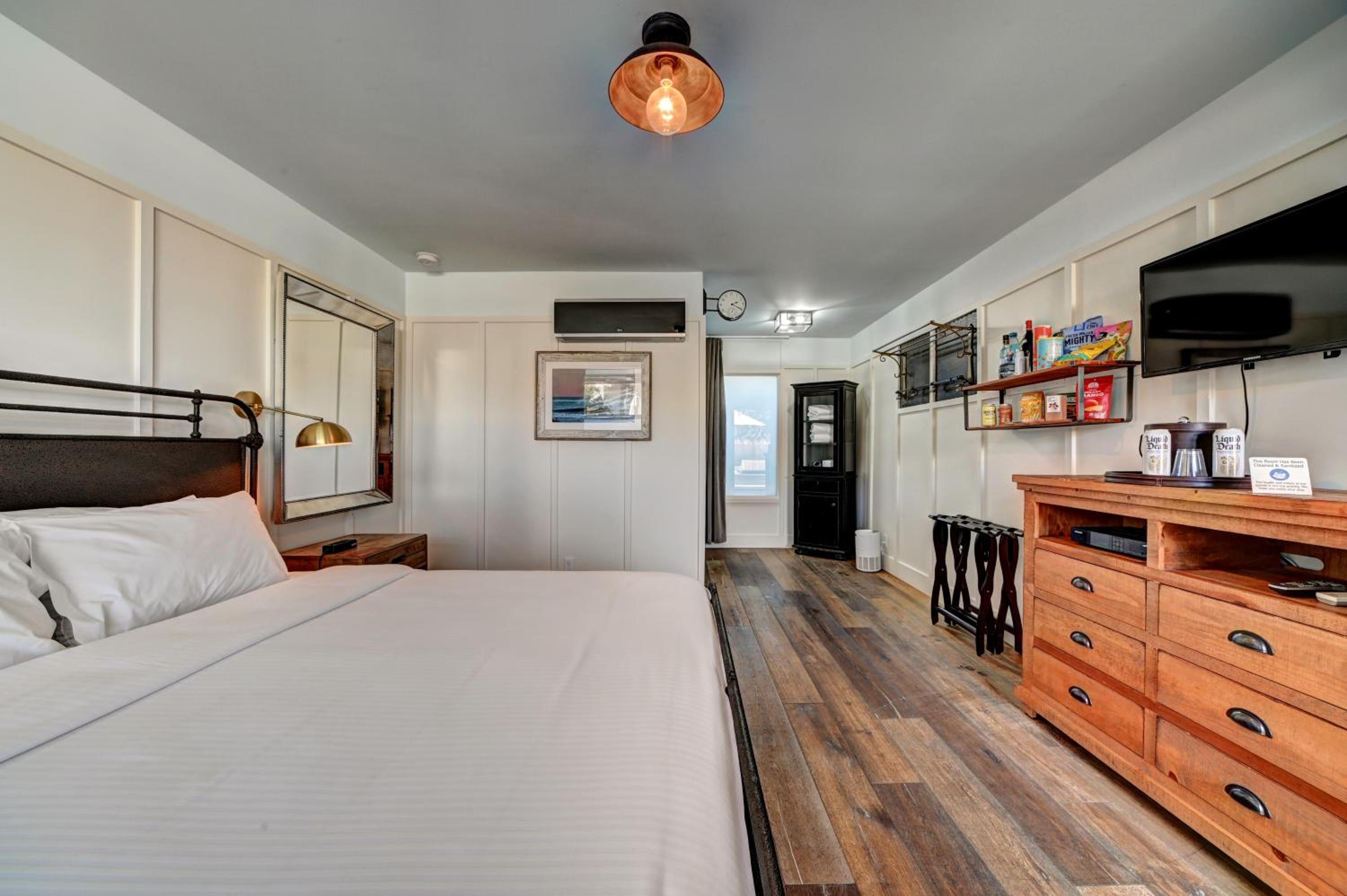 Standard King Room