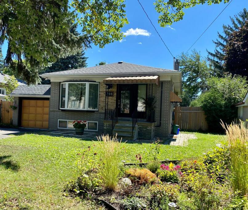 Five-Bedroom House photo 2