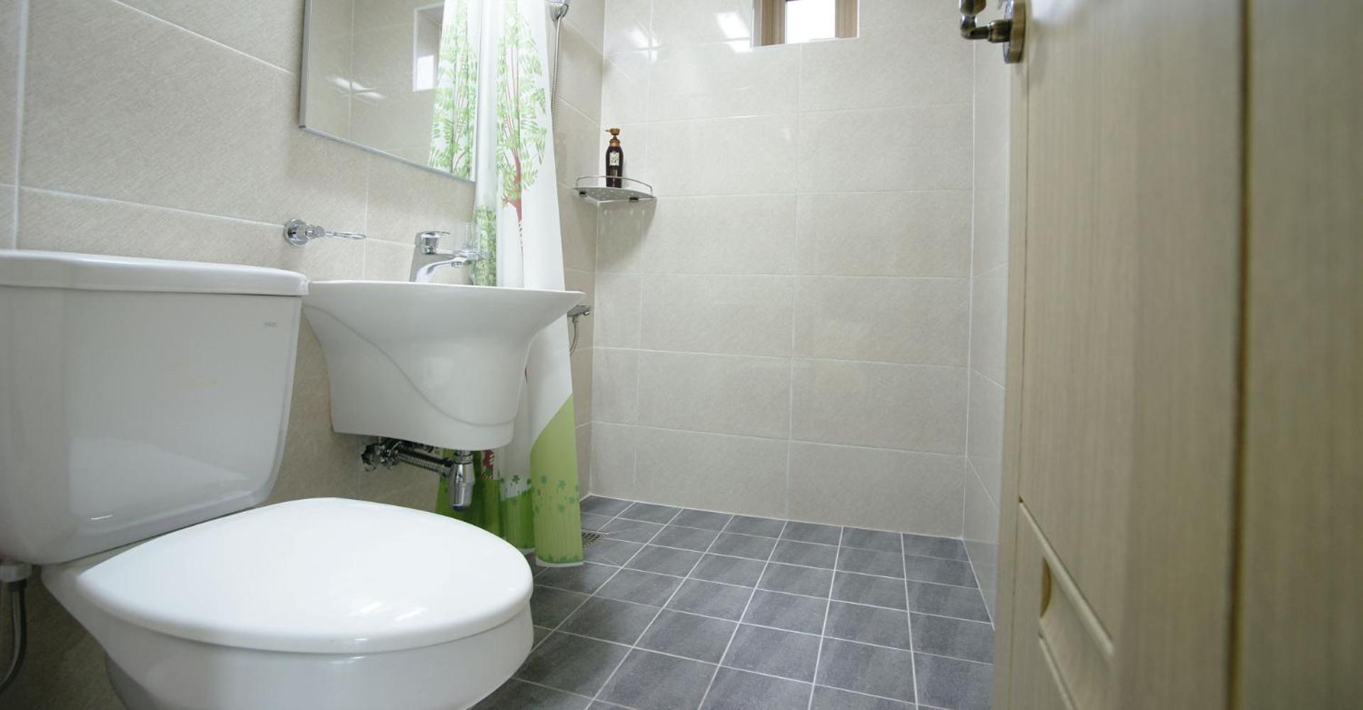 One-Bedroom House - Photo 2