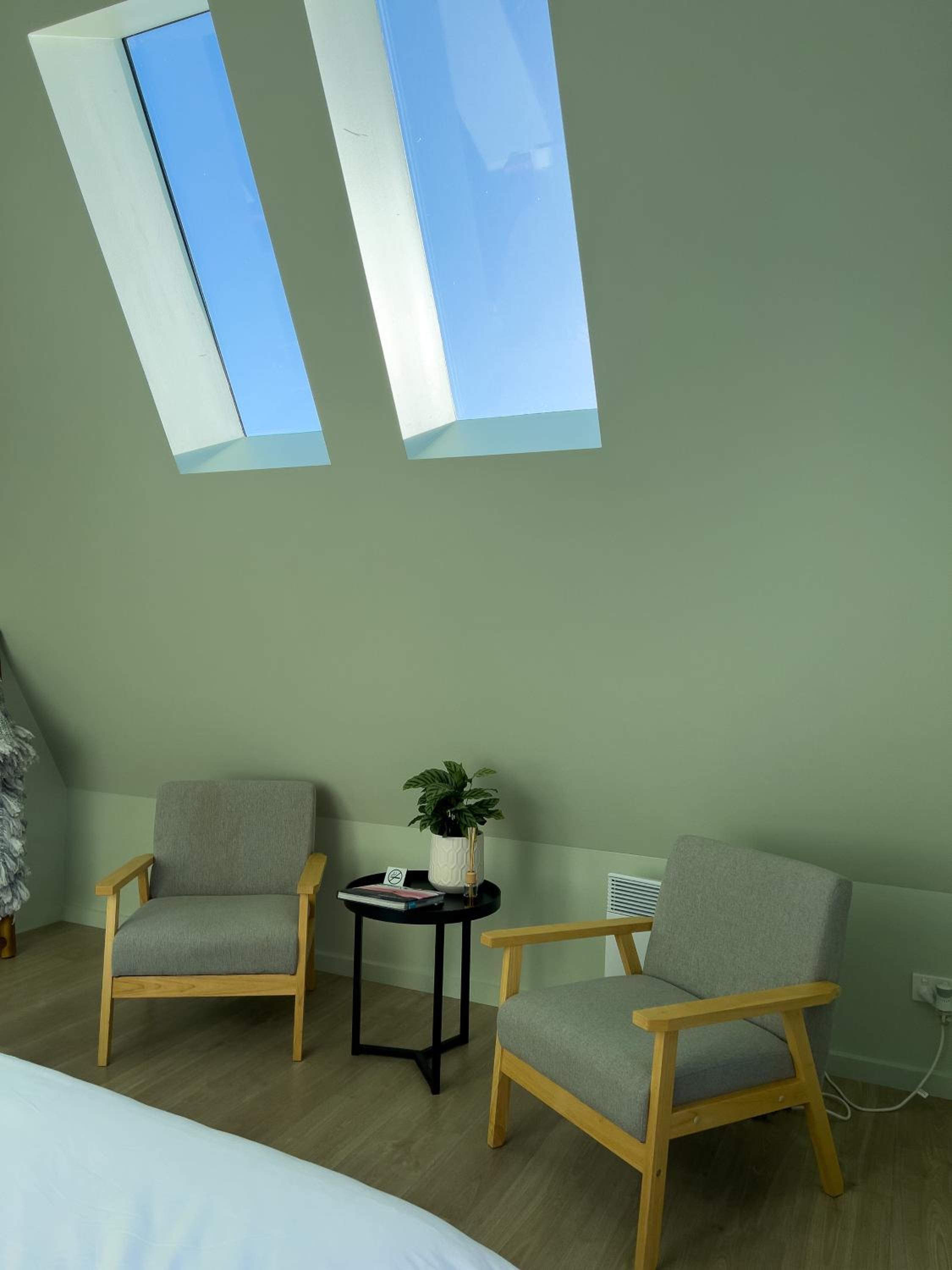 Studio - Disability Access - Photo 29