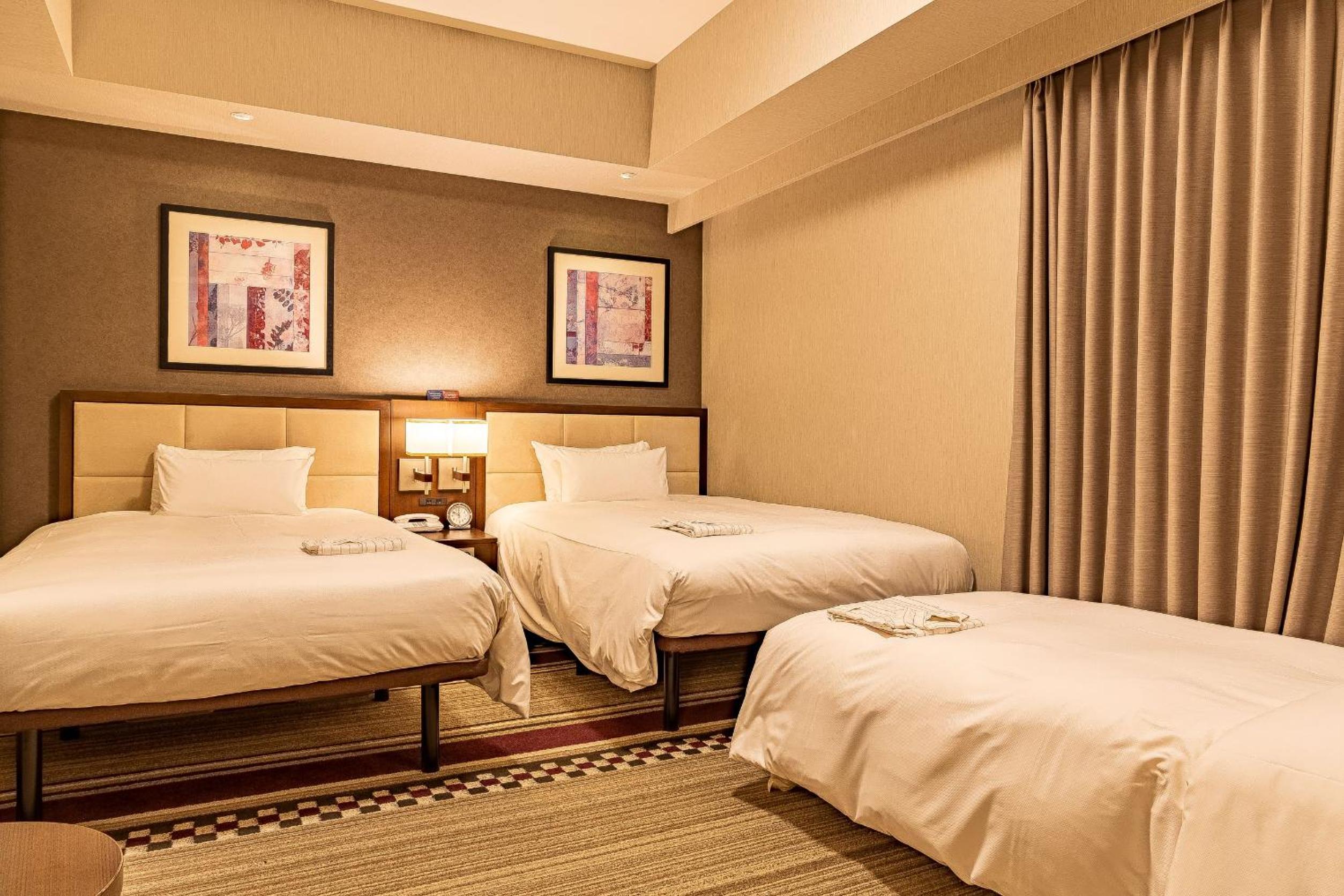 Standard Triple Room -Nonsmoking - Photo 7