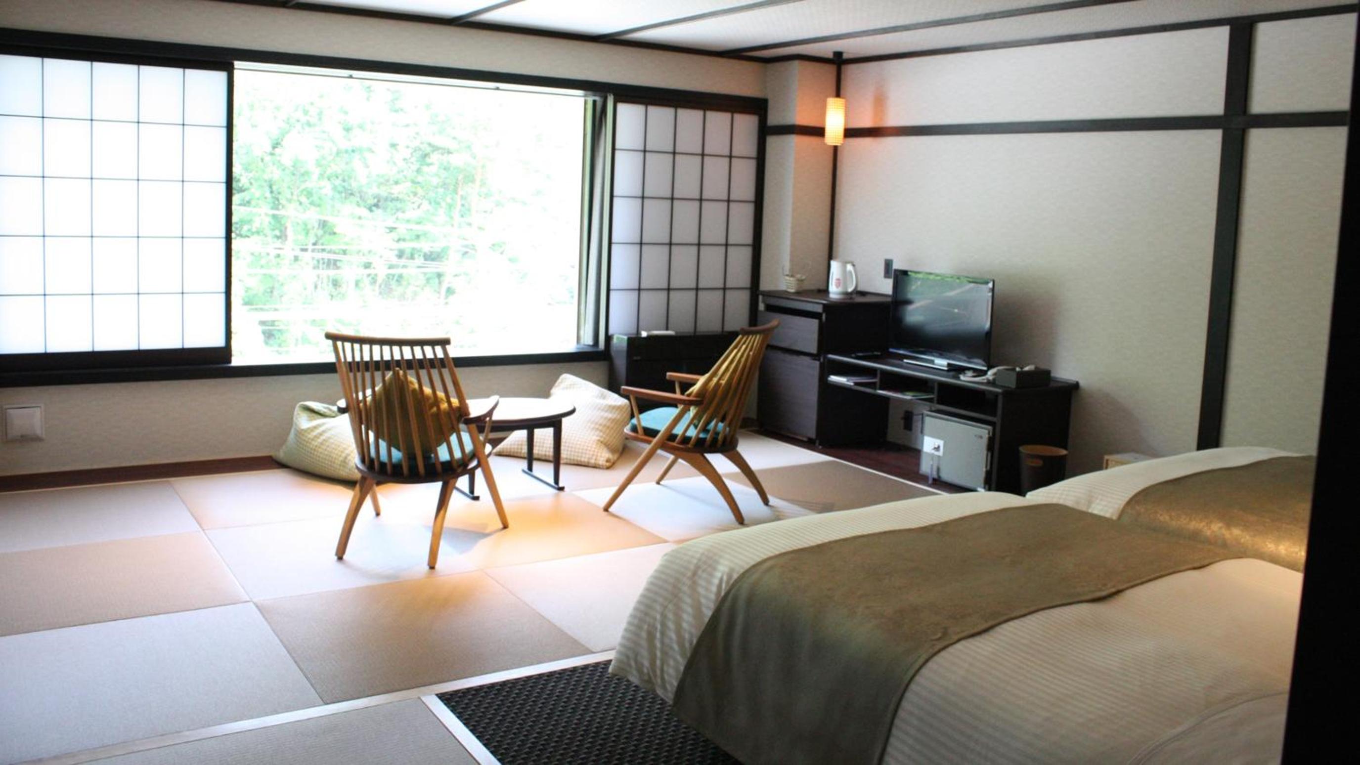Japaense-Style Twin Room with Mountain View