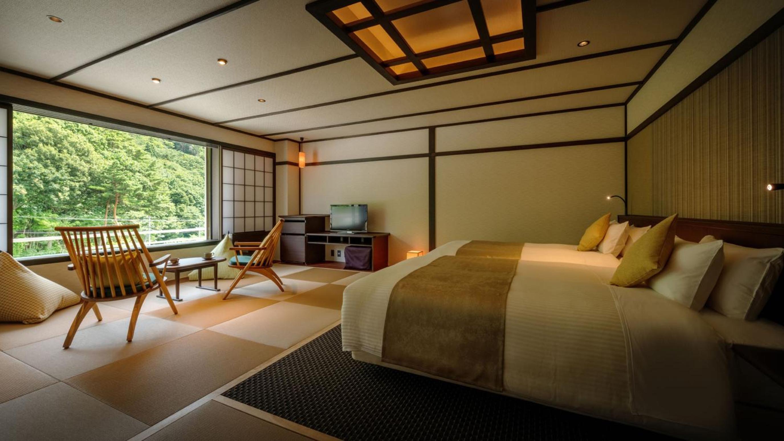 Japaense-Style Twin Room with Mountain View photo 2