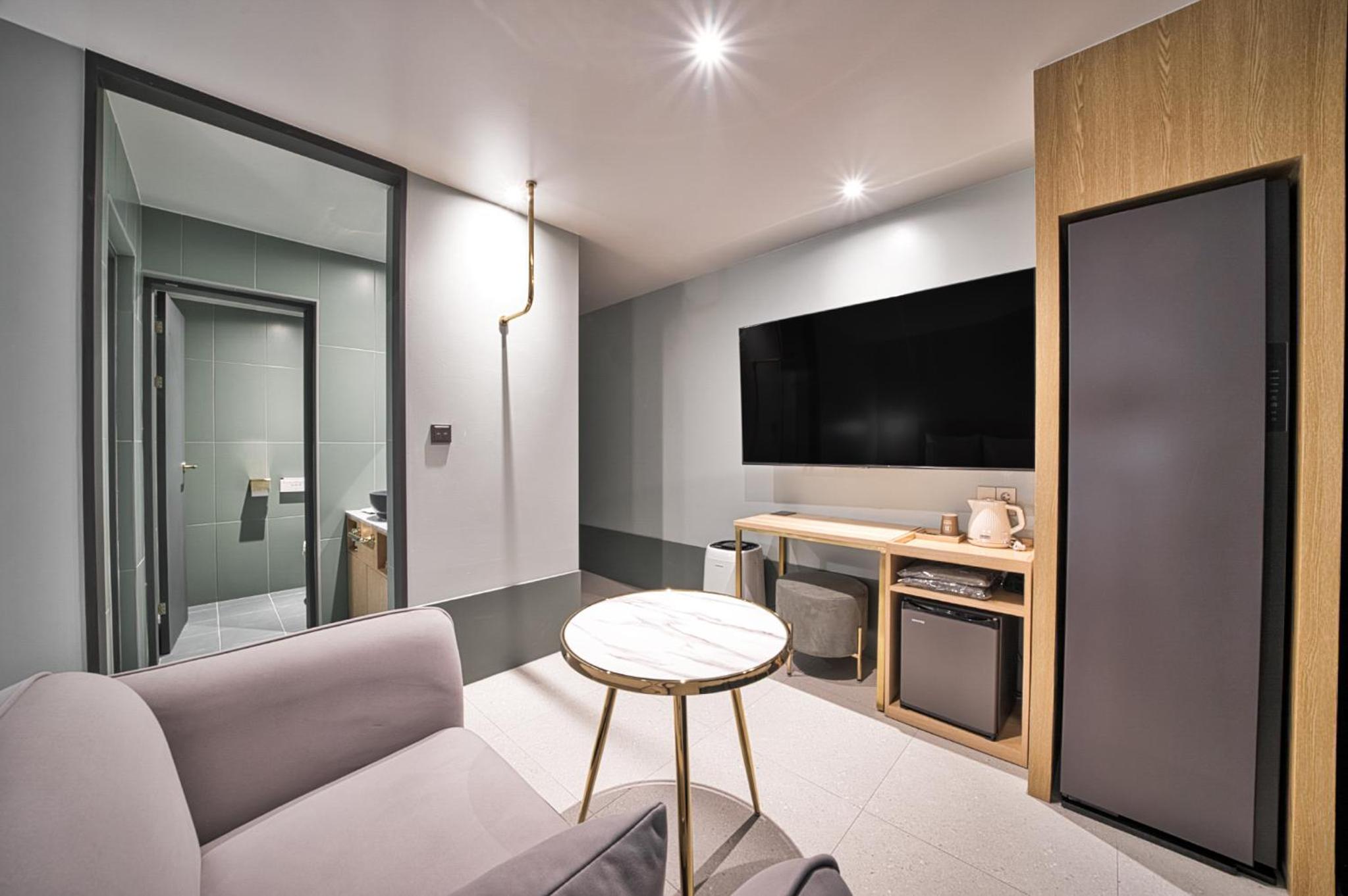Premium Double Room with Terrace and Sea View - Photo 12