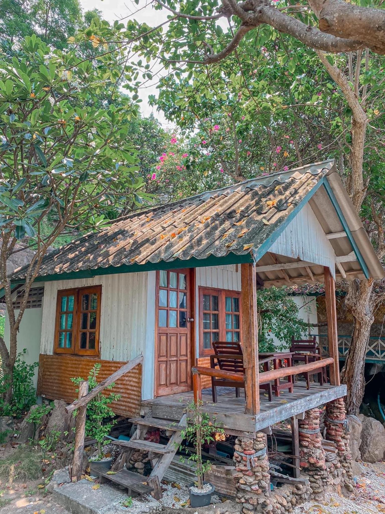 Bungalow with Sea View photo 2