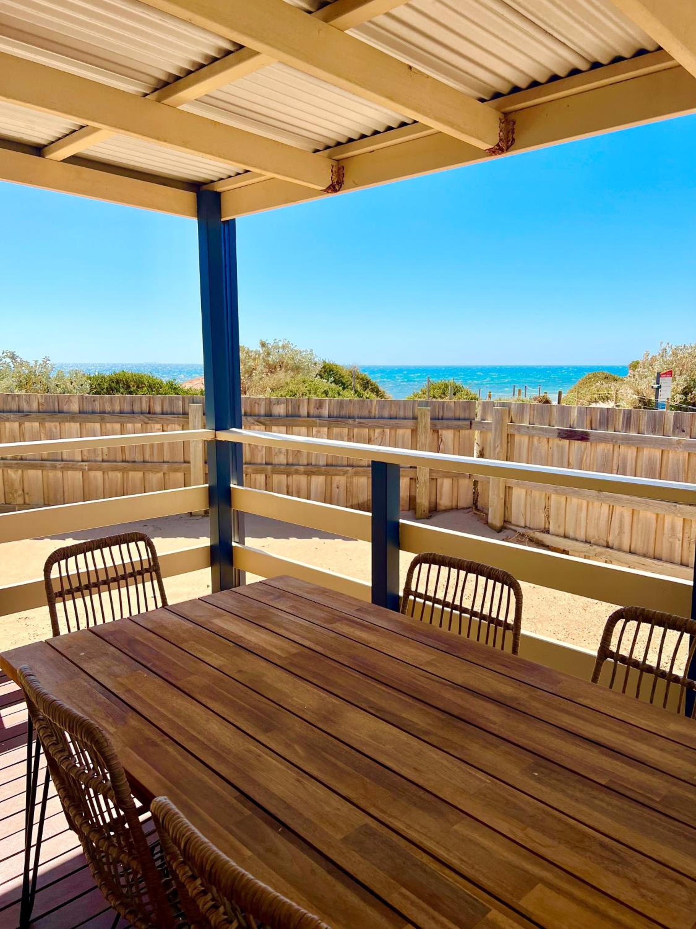 Family Room with Sea View photo 2
