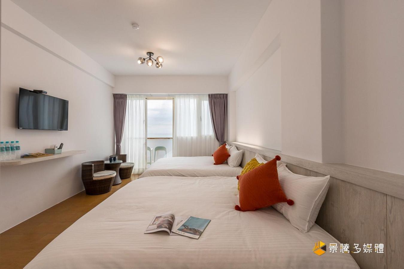 Double or Twin Room with Sea View photo 3
