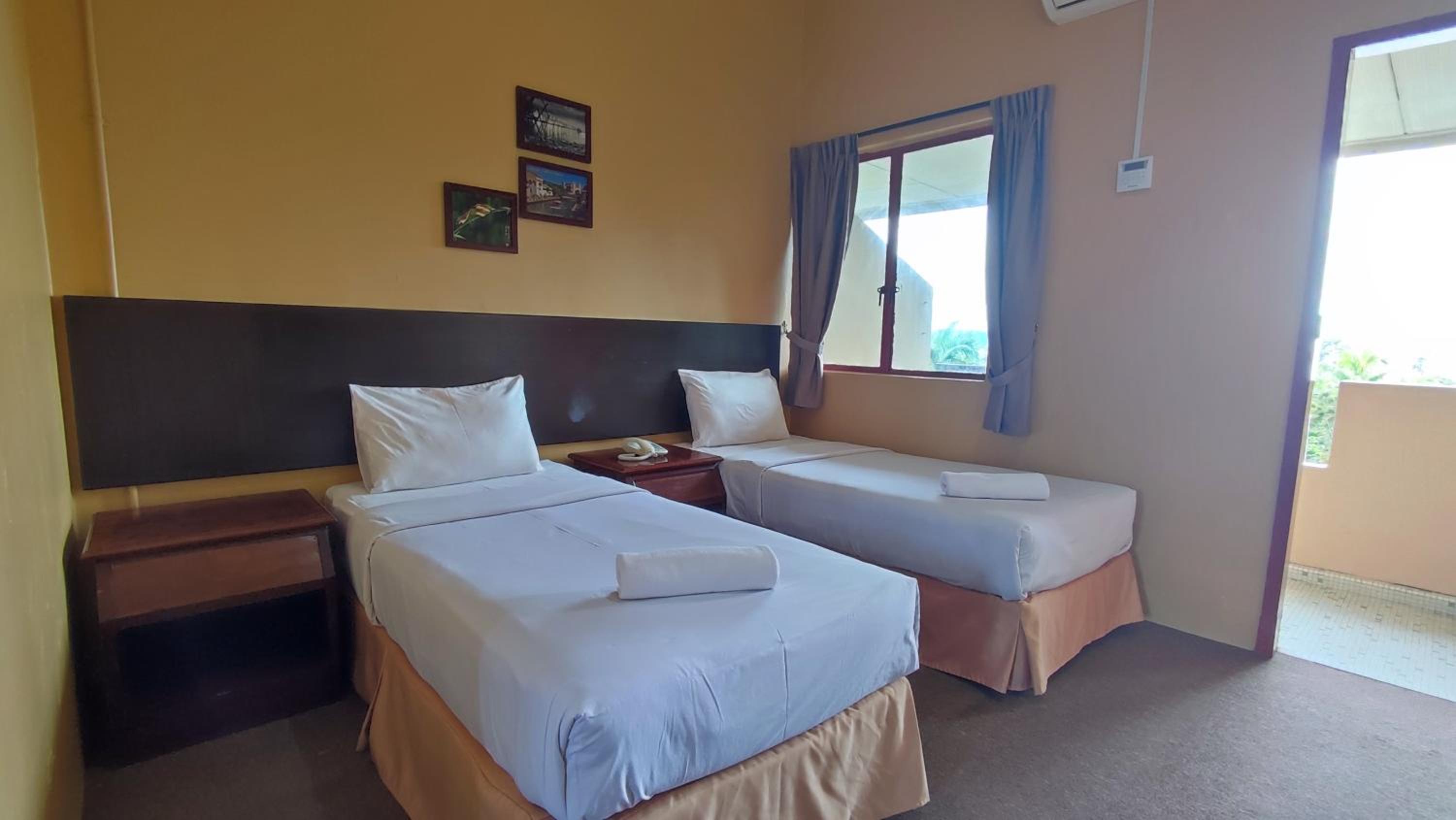 Standard Twin Room photo 3