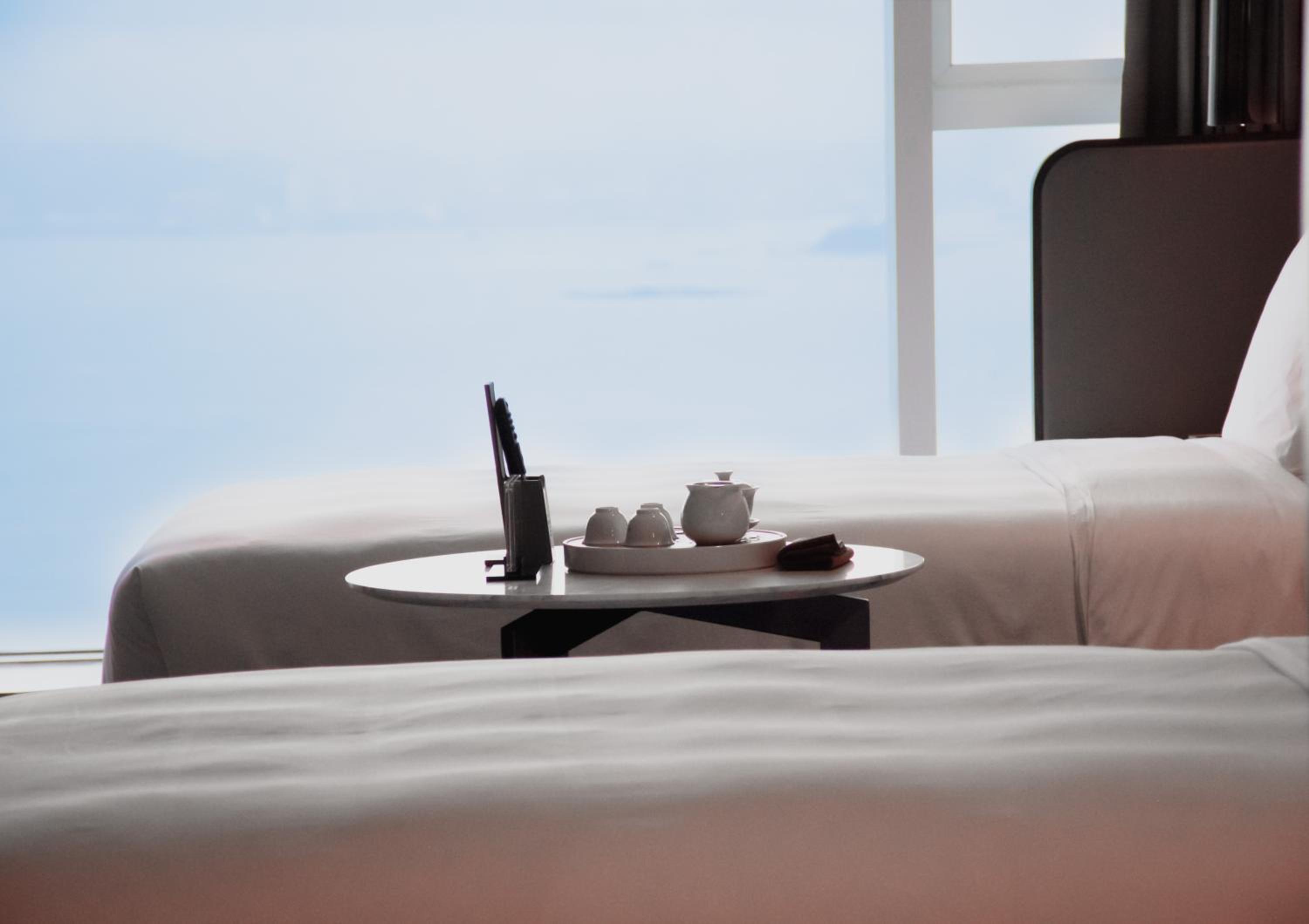 Standard Twin Room with Sea View - Photo 2