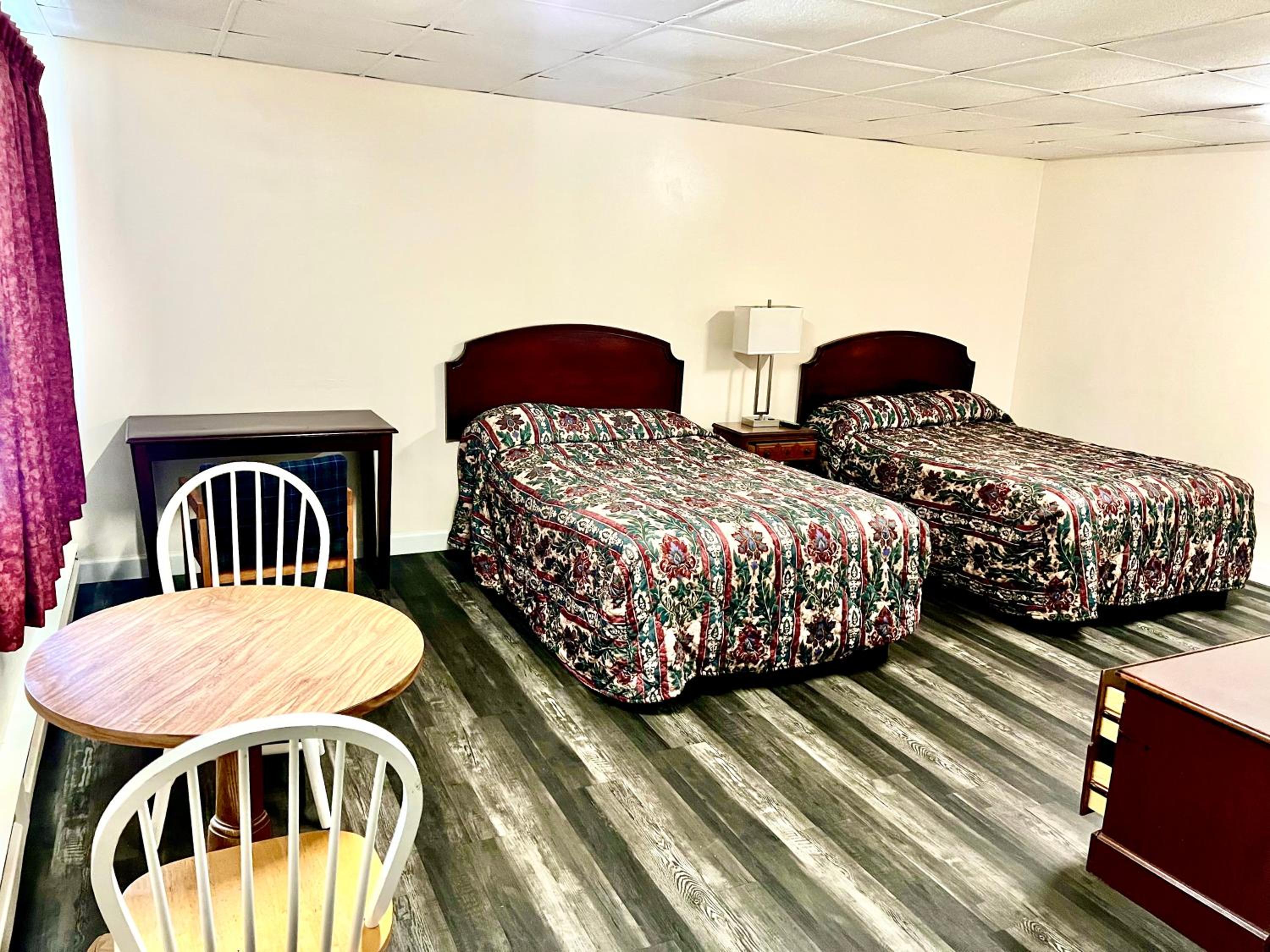 Queen Room photo 1