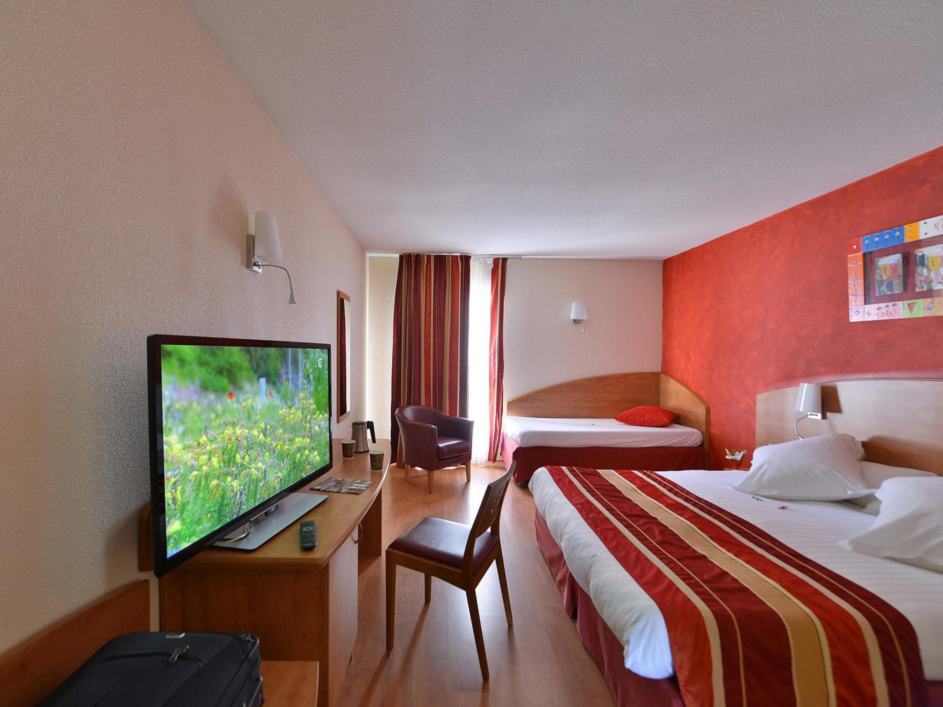 1 Double Bed - Superior Room