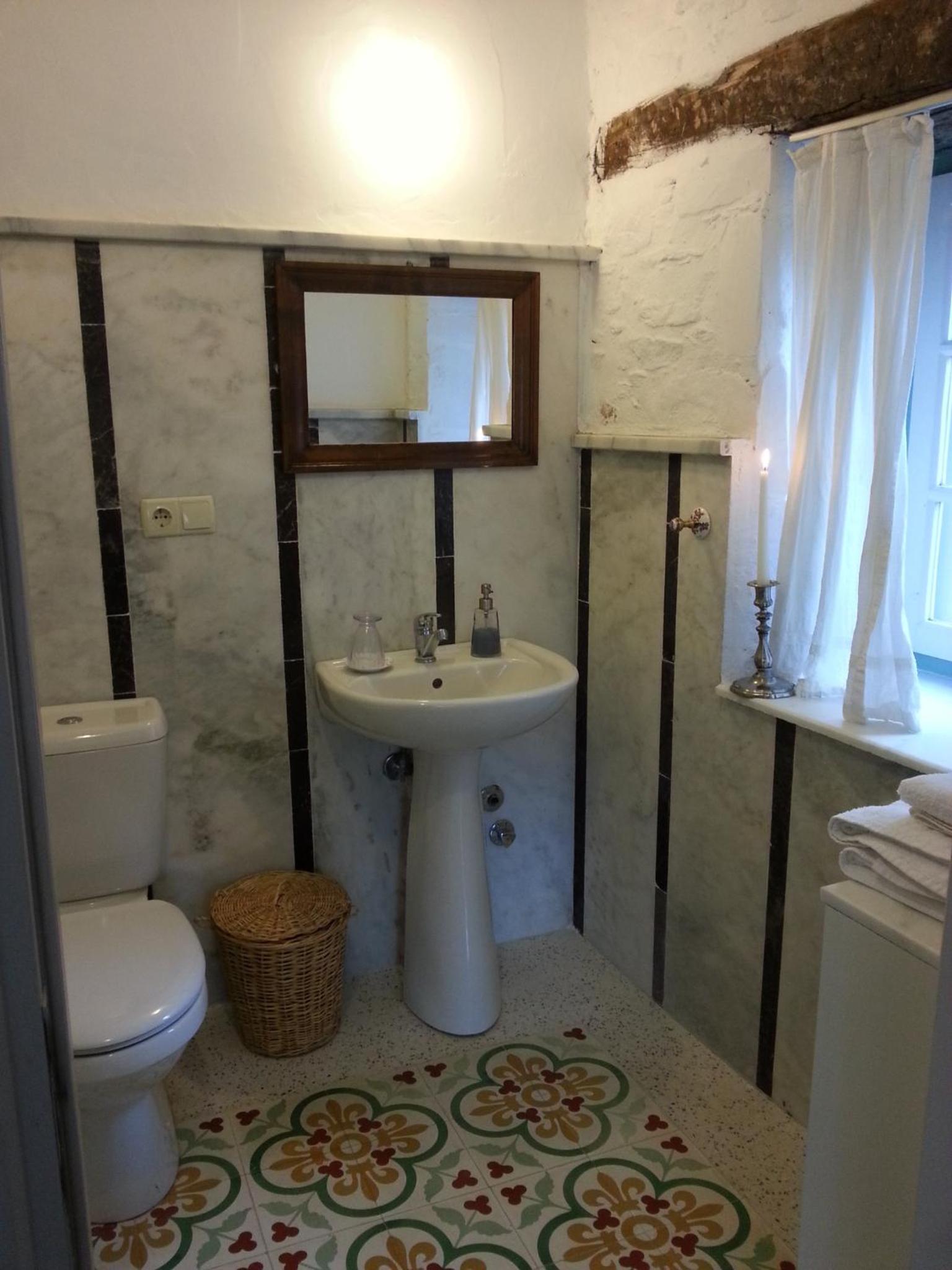 Standard Double Room - Photo 7