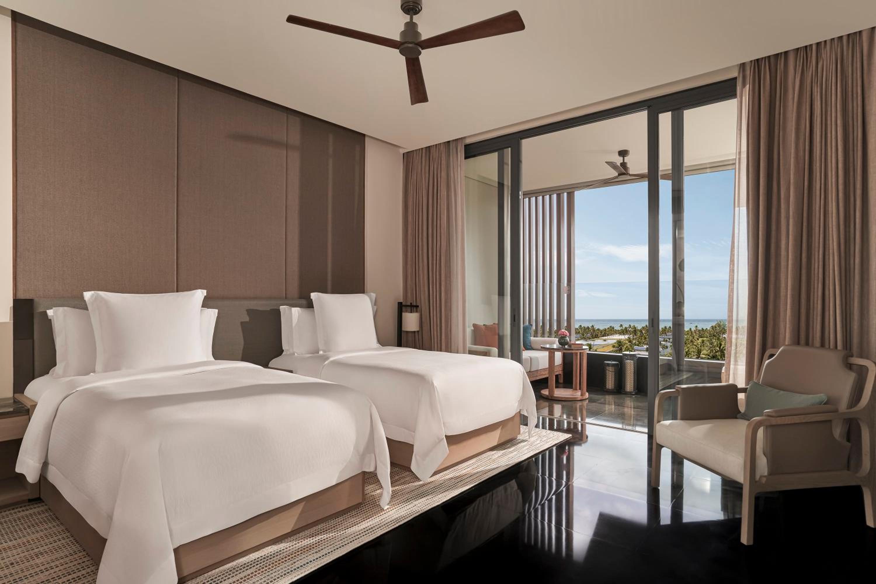 Two-Bedroom Sky Pool Villa - Photo 4