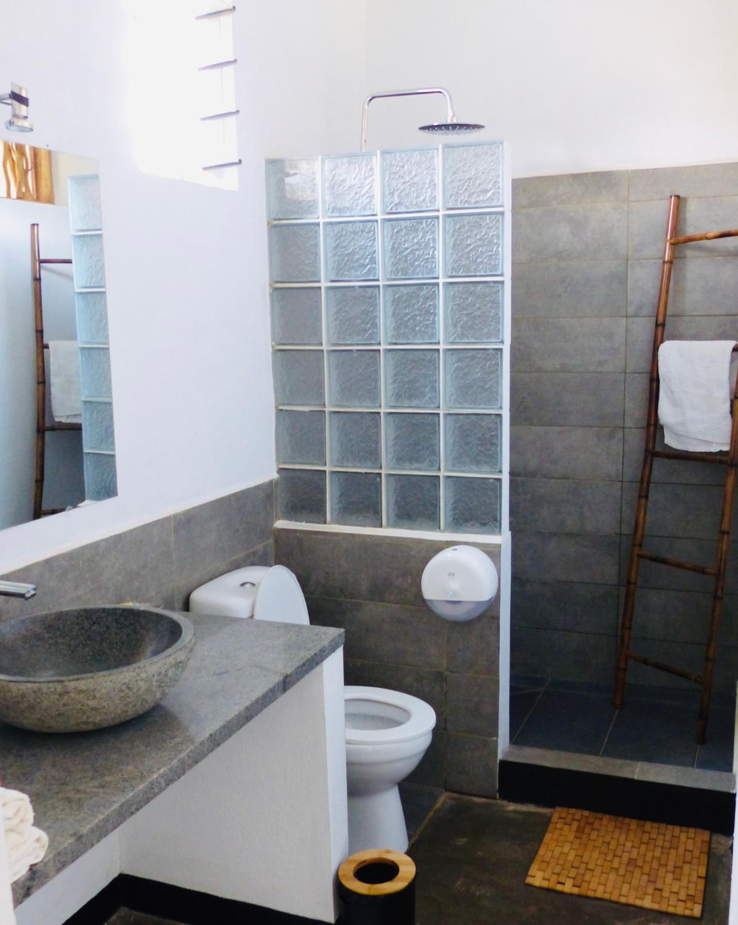 Double or Twin Room with Bathroom photo 2