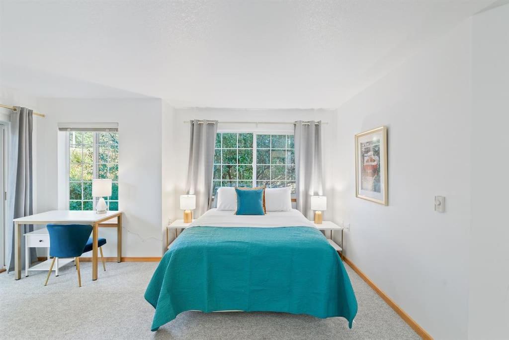 Three-Bedroom House - Photo 28