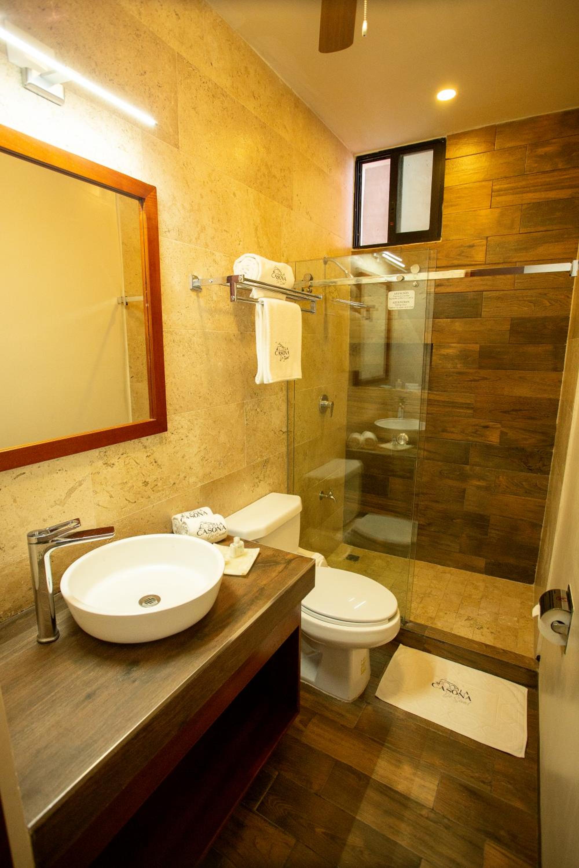 Deluxe Suite photo 3