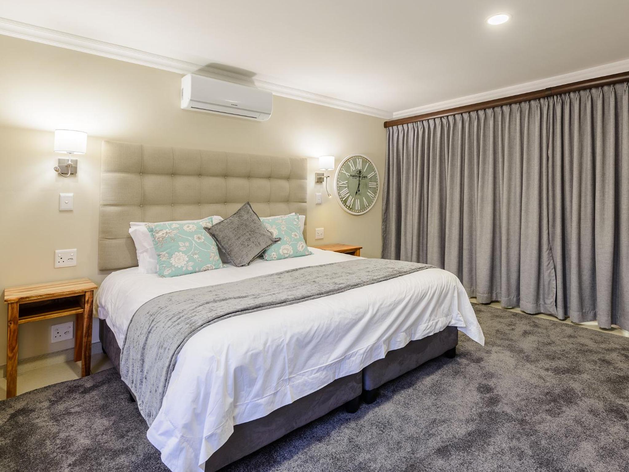 Double Room with Patio photo 1