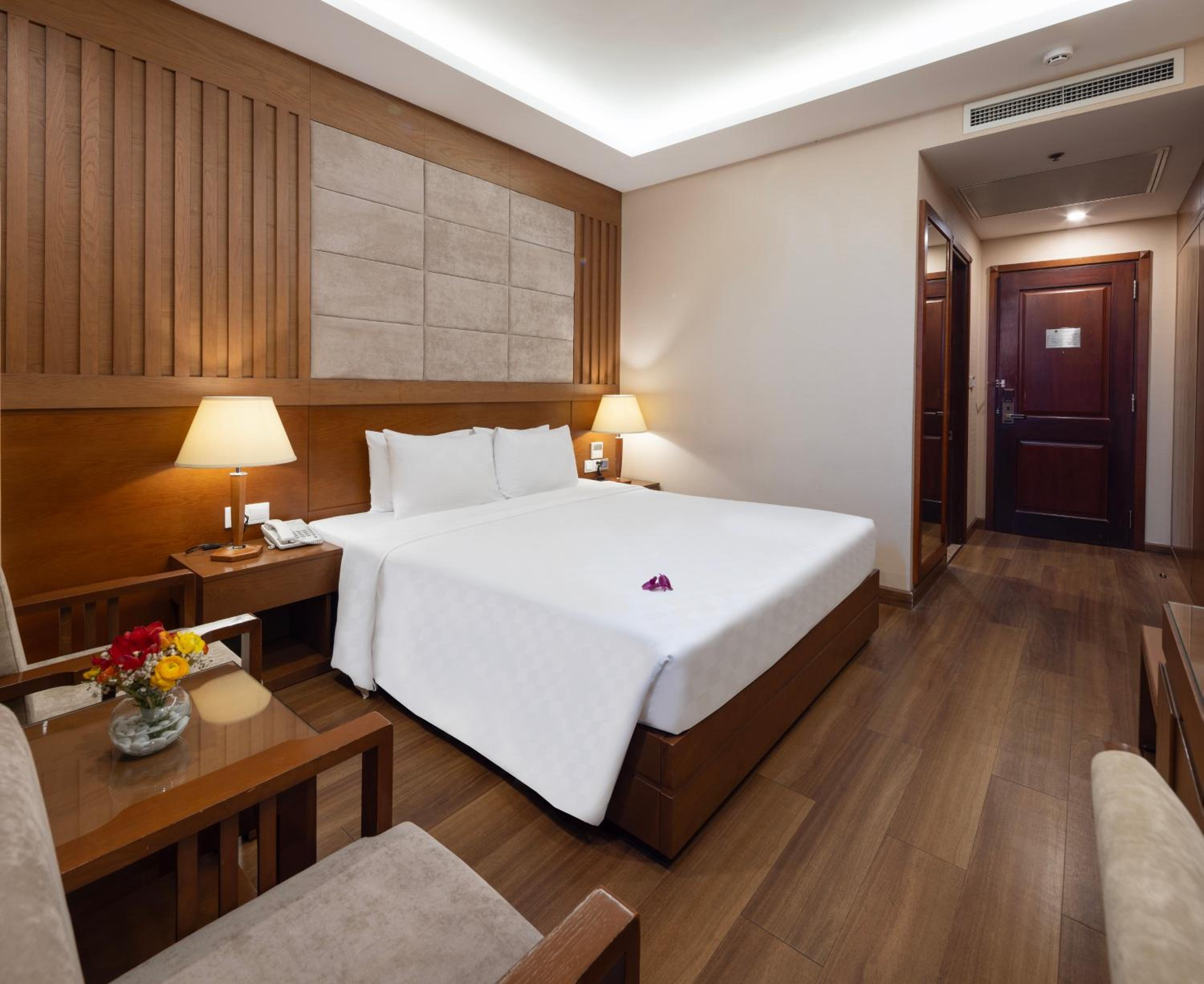 Premium Deluxe Double with Window + Free Mini-bar