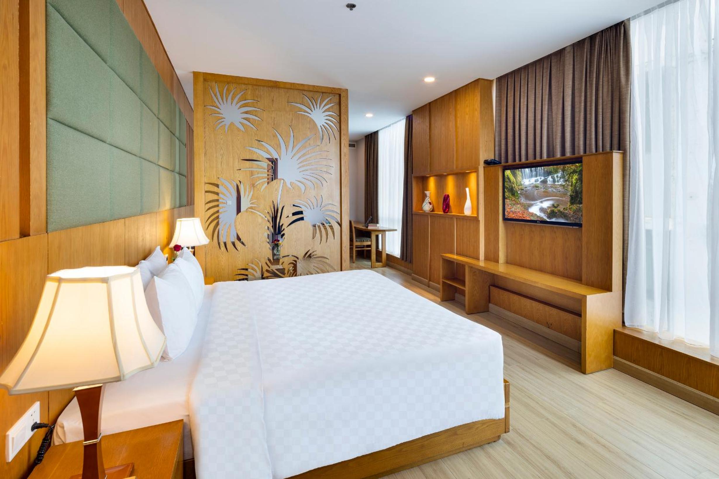 Eden Suite with City View and daily afternoon tea photo 3